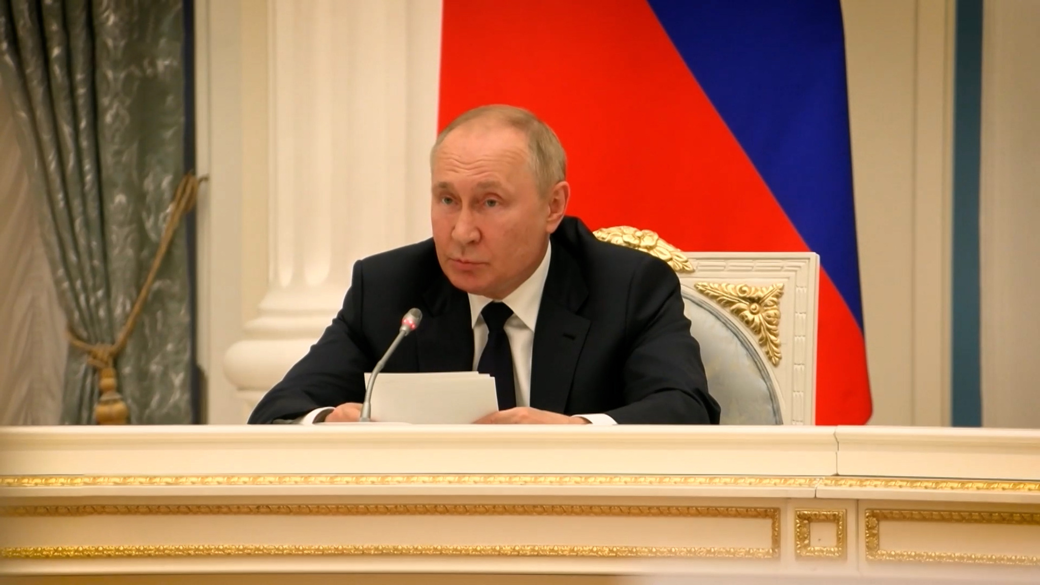 Консолидация общества: мнение политиков о давлении на Россию