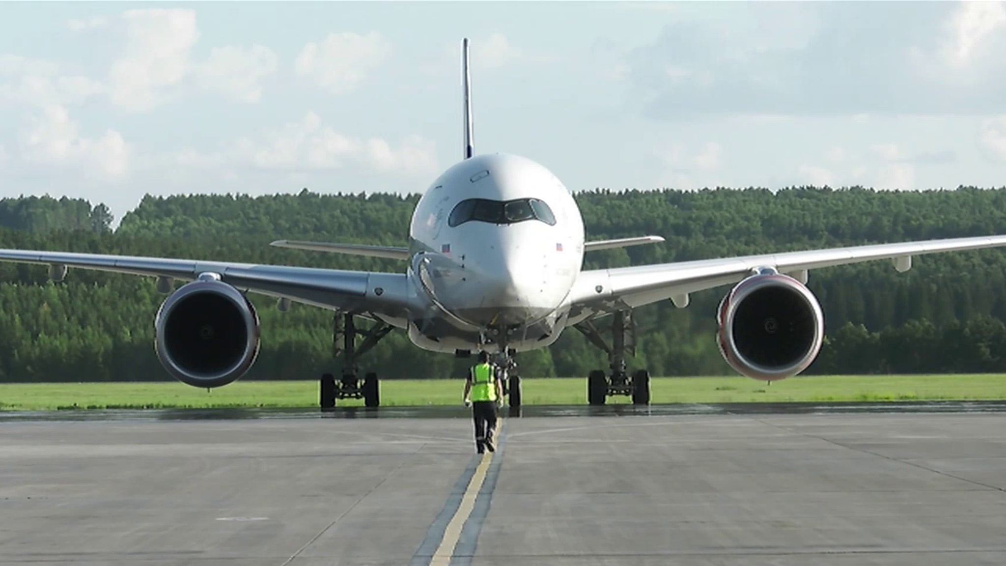 Airbus A350 теперь будет летать из Красноярска в Москву