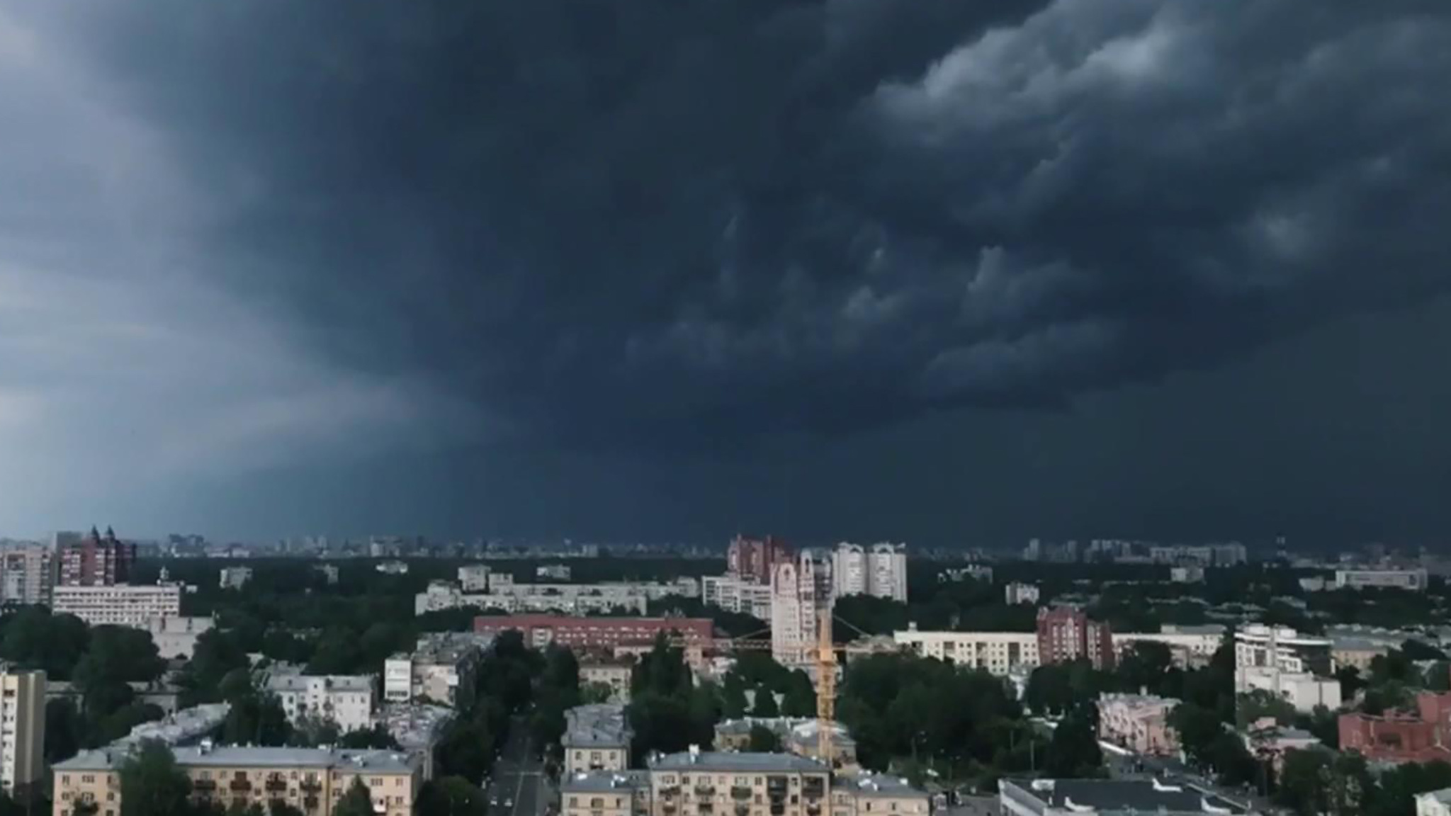 "Зельда" отдохнула и вновь устроила мокрое шоу в Петербурге