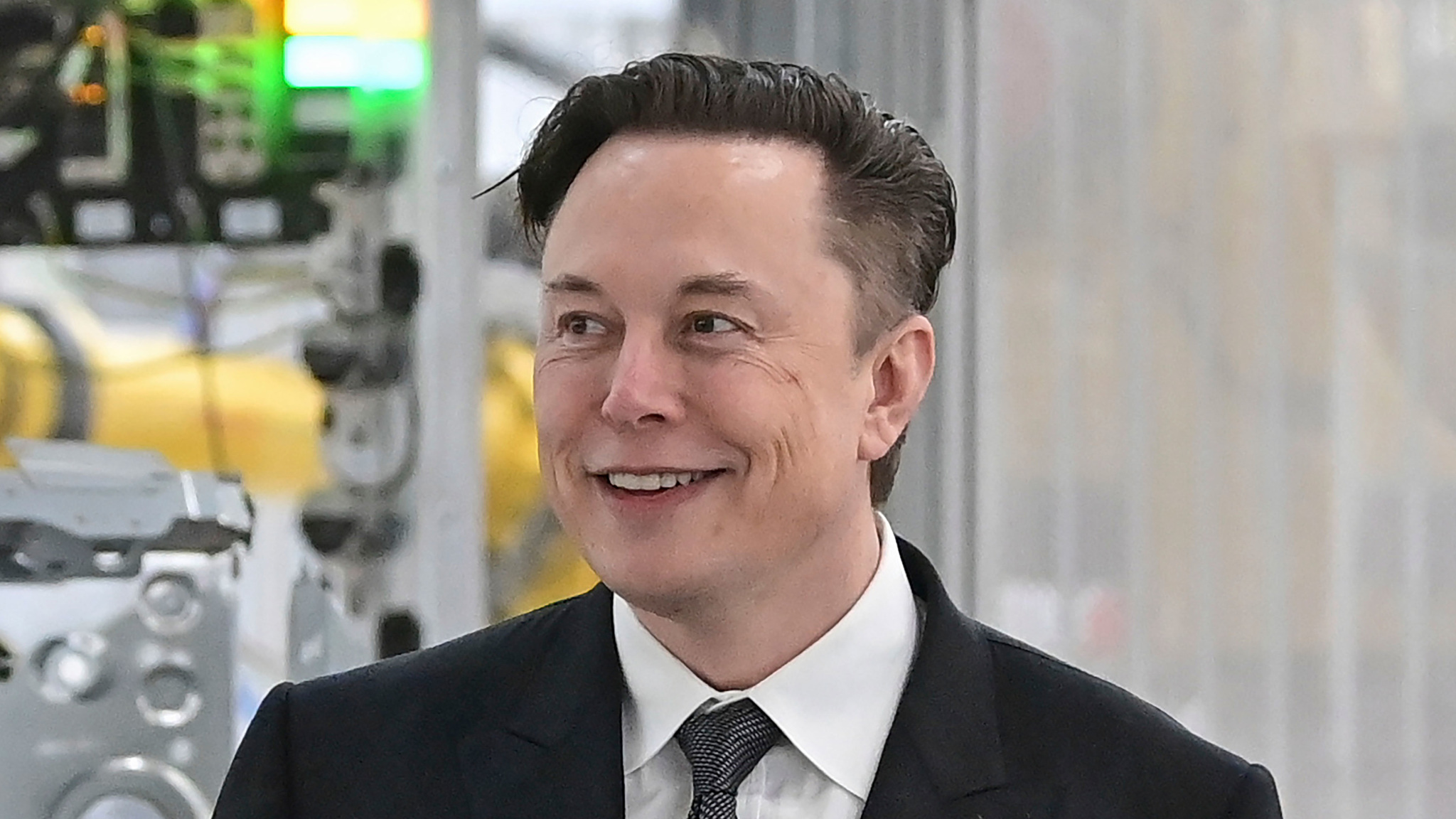 Маск взорвал Twitter и заодно обвалил акции Tesla