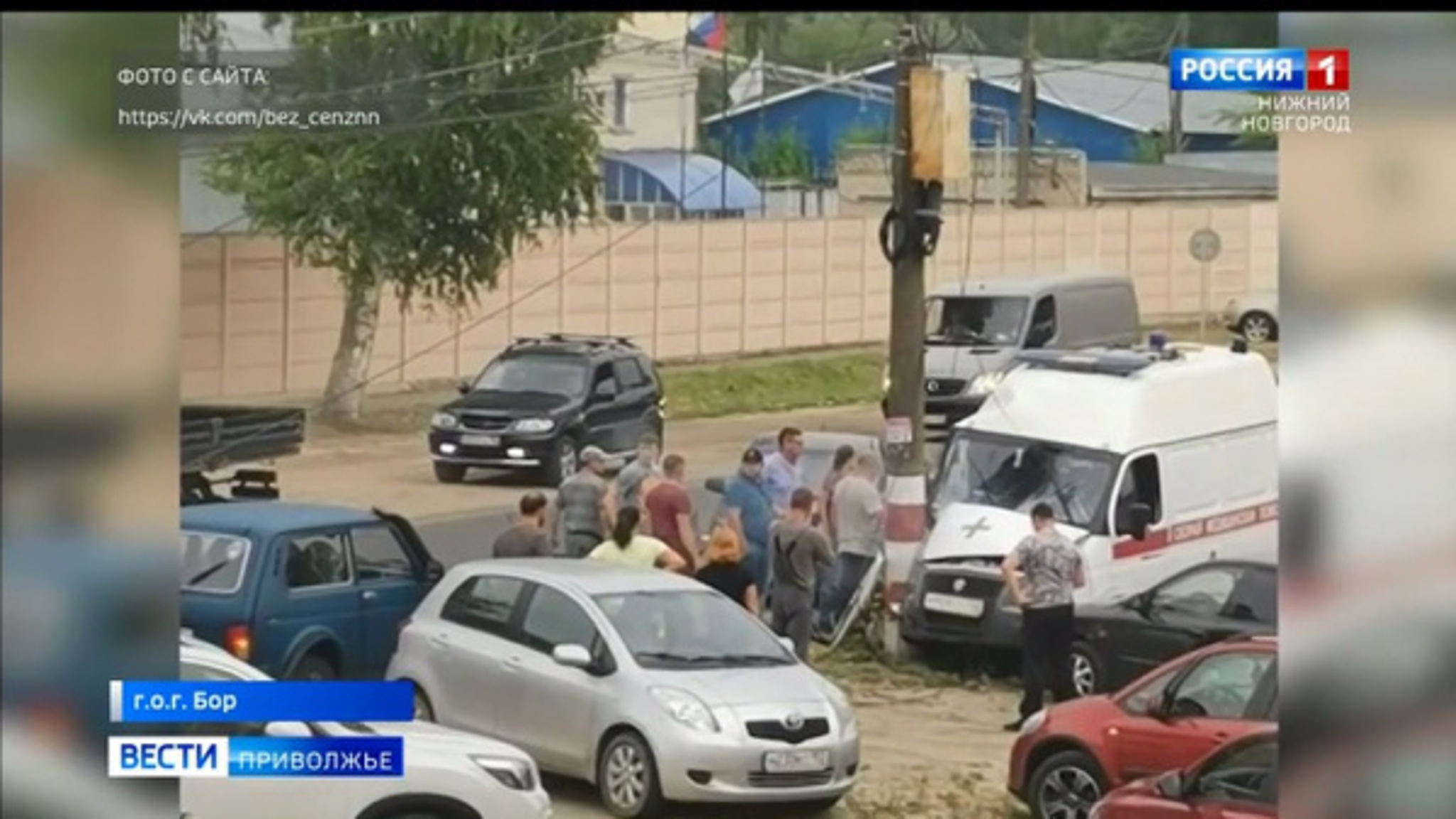 Автомобиль скорой помощи влетел в столб в Нижегородской области
