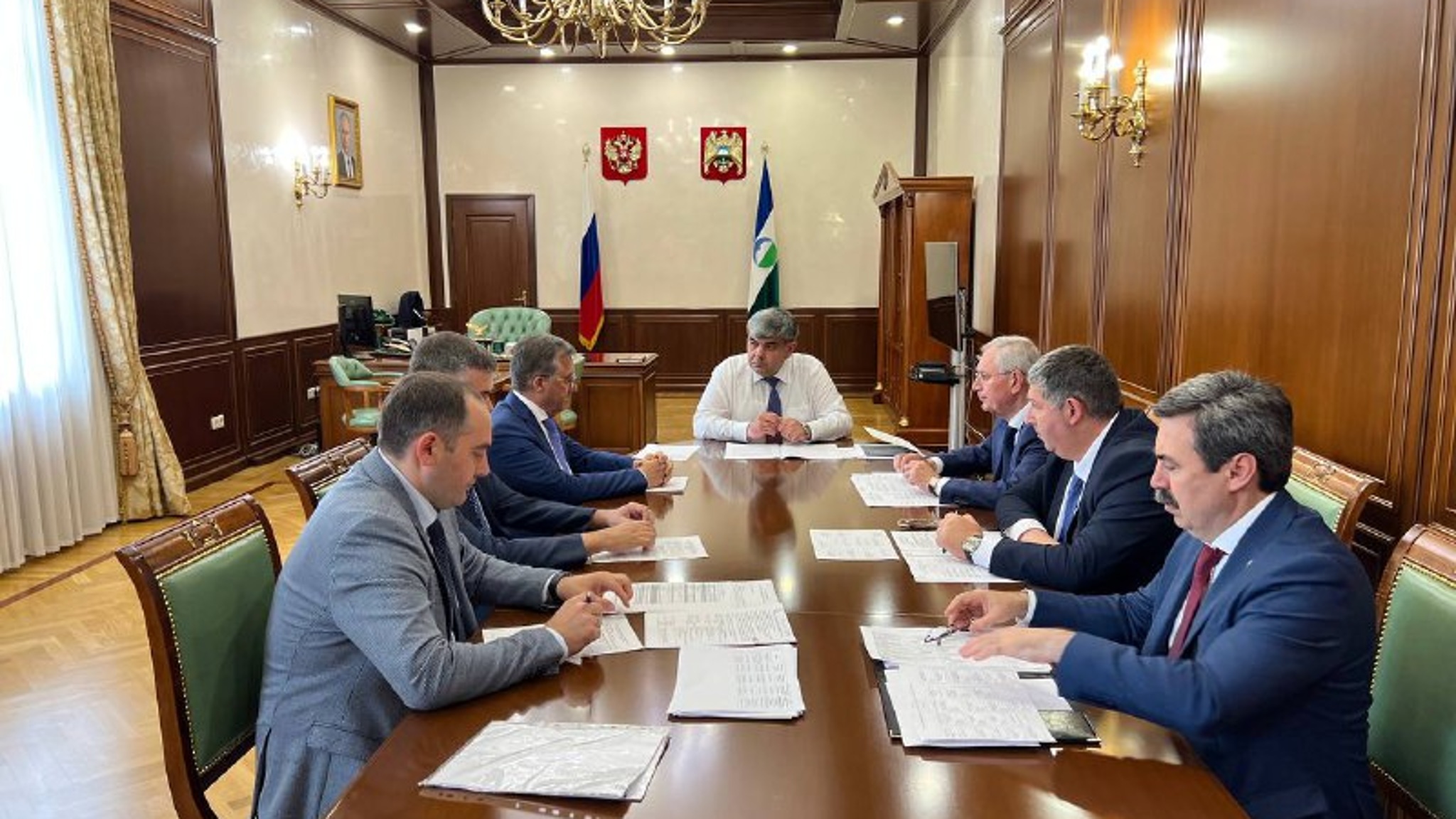 Казбек Коков провел совещание по вопросам деятельности Министерства по делам молодёжи КБР