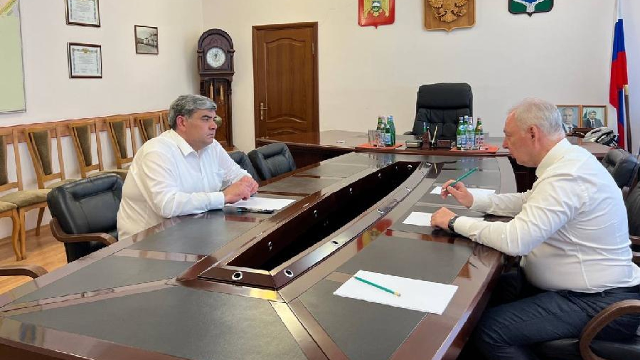 Казбек Коков провел рабочую встречу с главой городского округа Прохладный Вячеславом Архангельским