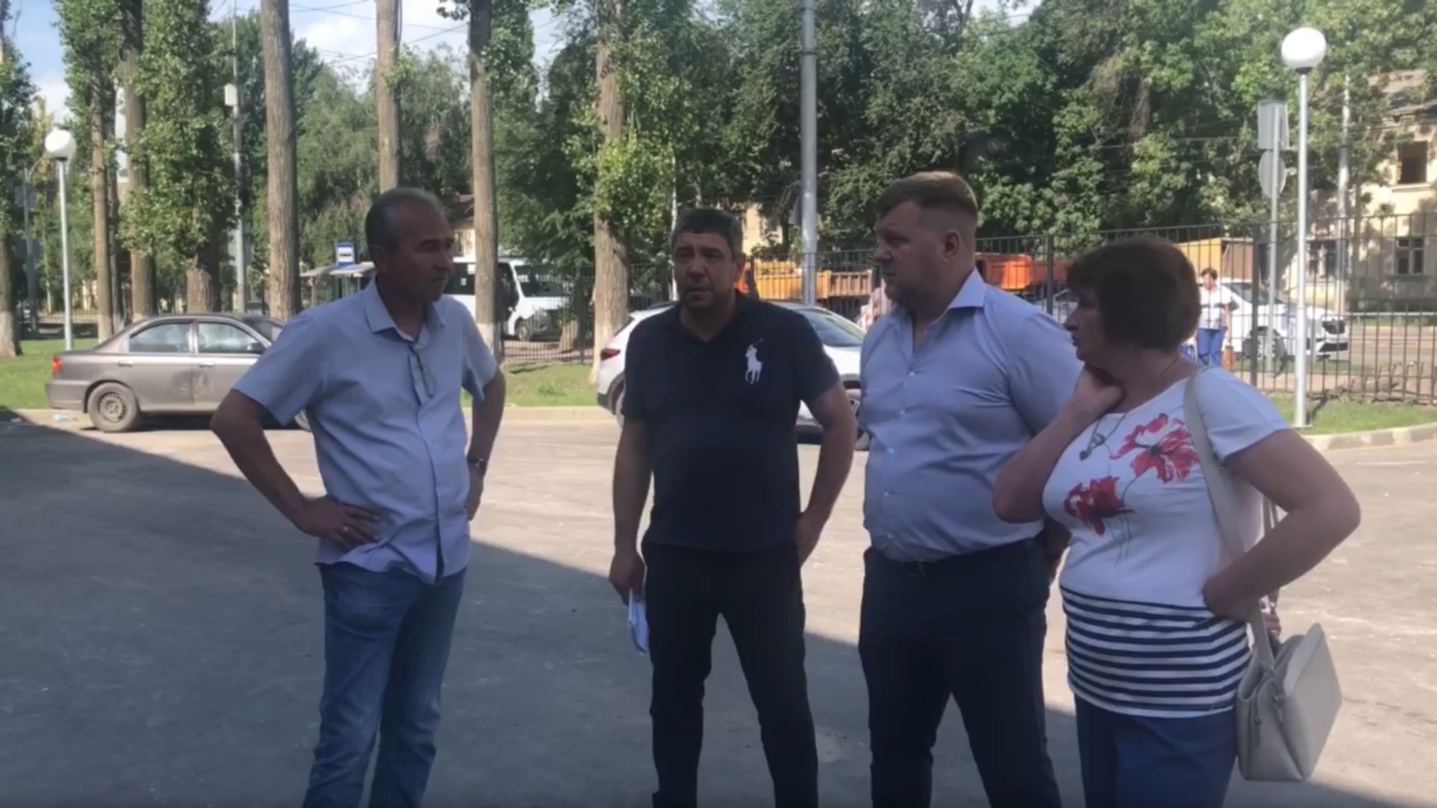 Ход работ по ремонту школ проверил Андрей Марусов