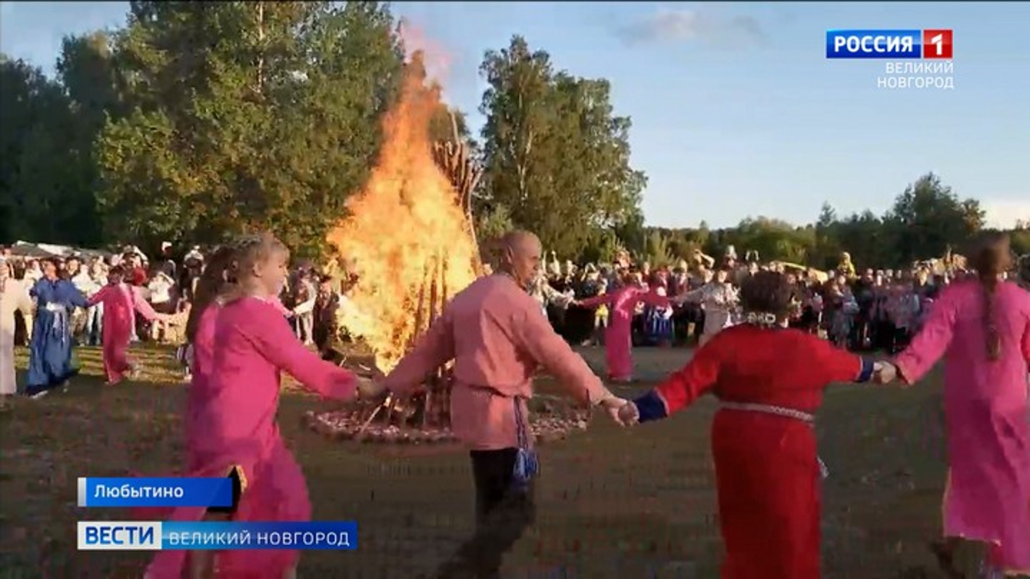 В поселке Любытино прошел фестиваль "Славянский берег"