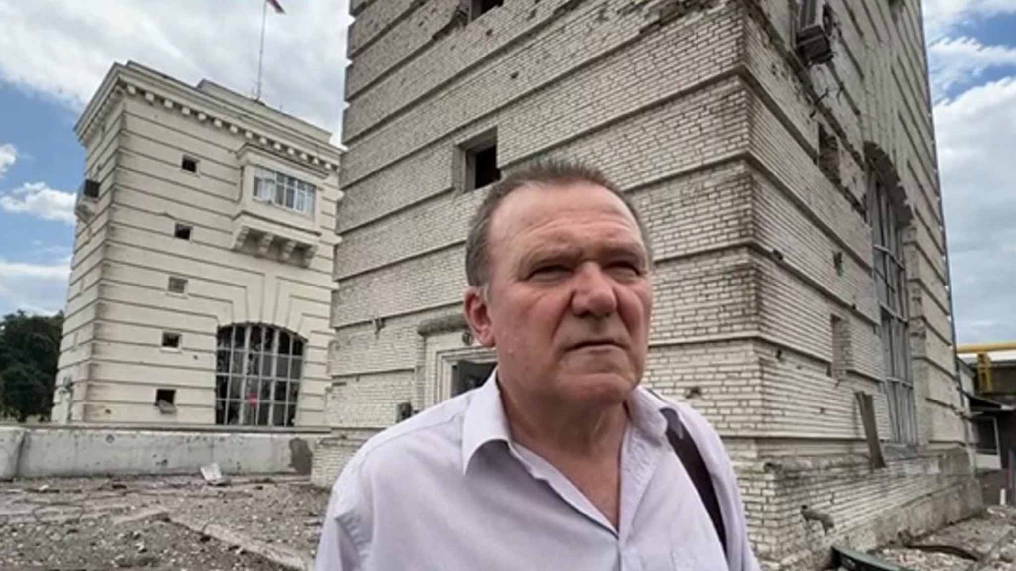 Отступая из Донбасса, ВСУ стараются уничтожать гражданские объекты