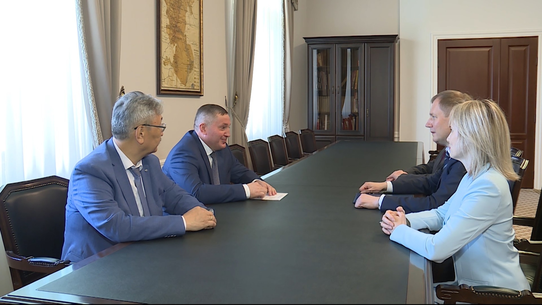 Губернатор Волгоградской области провел рабочую встречу с руководителем Федерального казначейства
