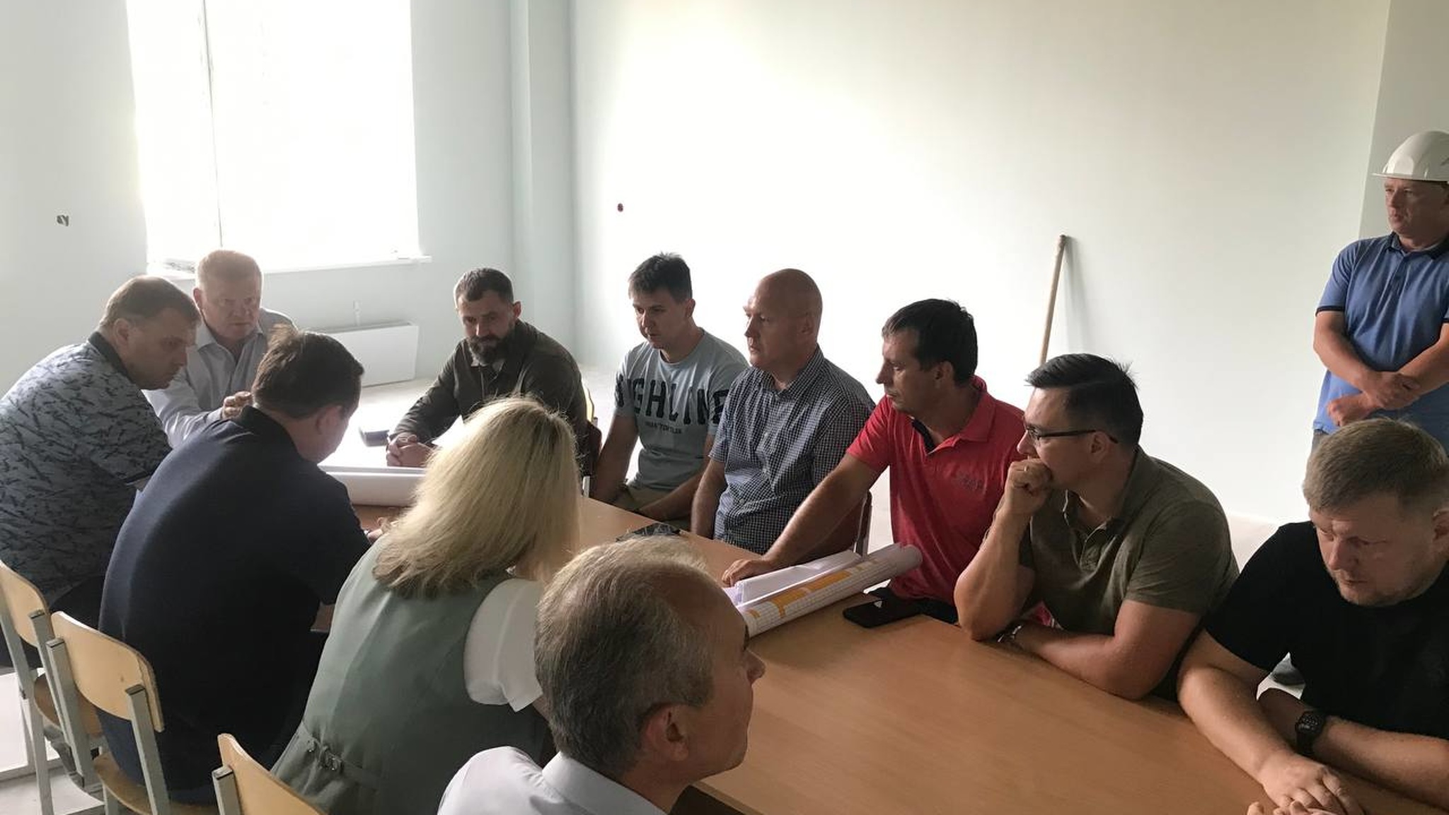 Темпы работ по возведению пристроек к двум школам потребовал увеличить Михаил Исаев