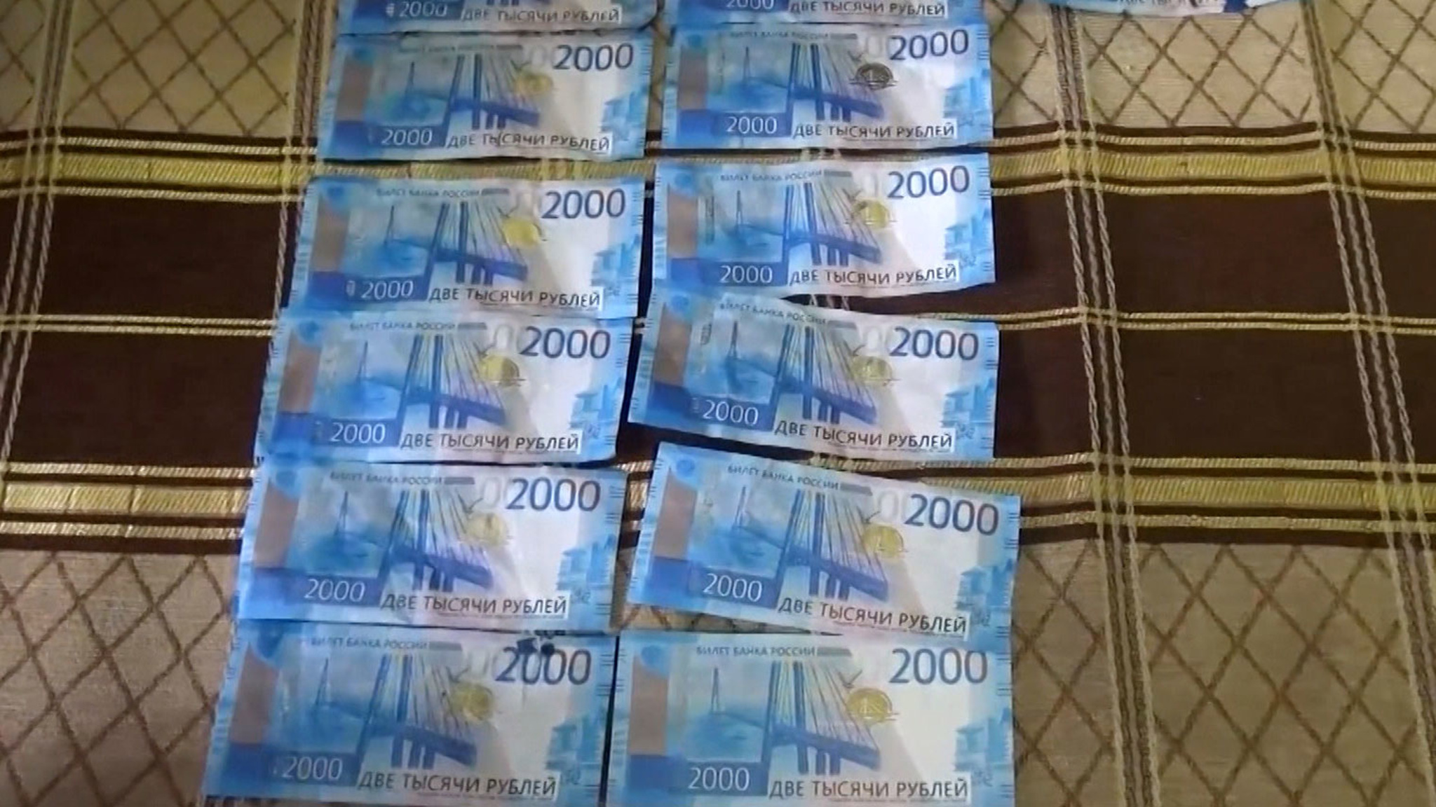 Фальшивомонетчики сделали из квартиры типографию