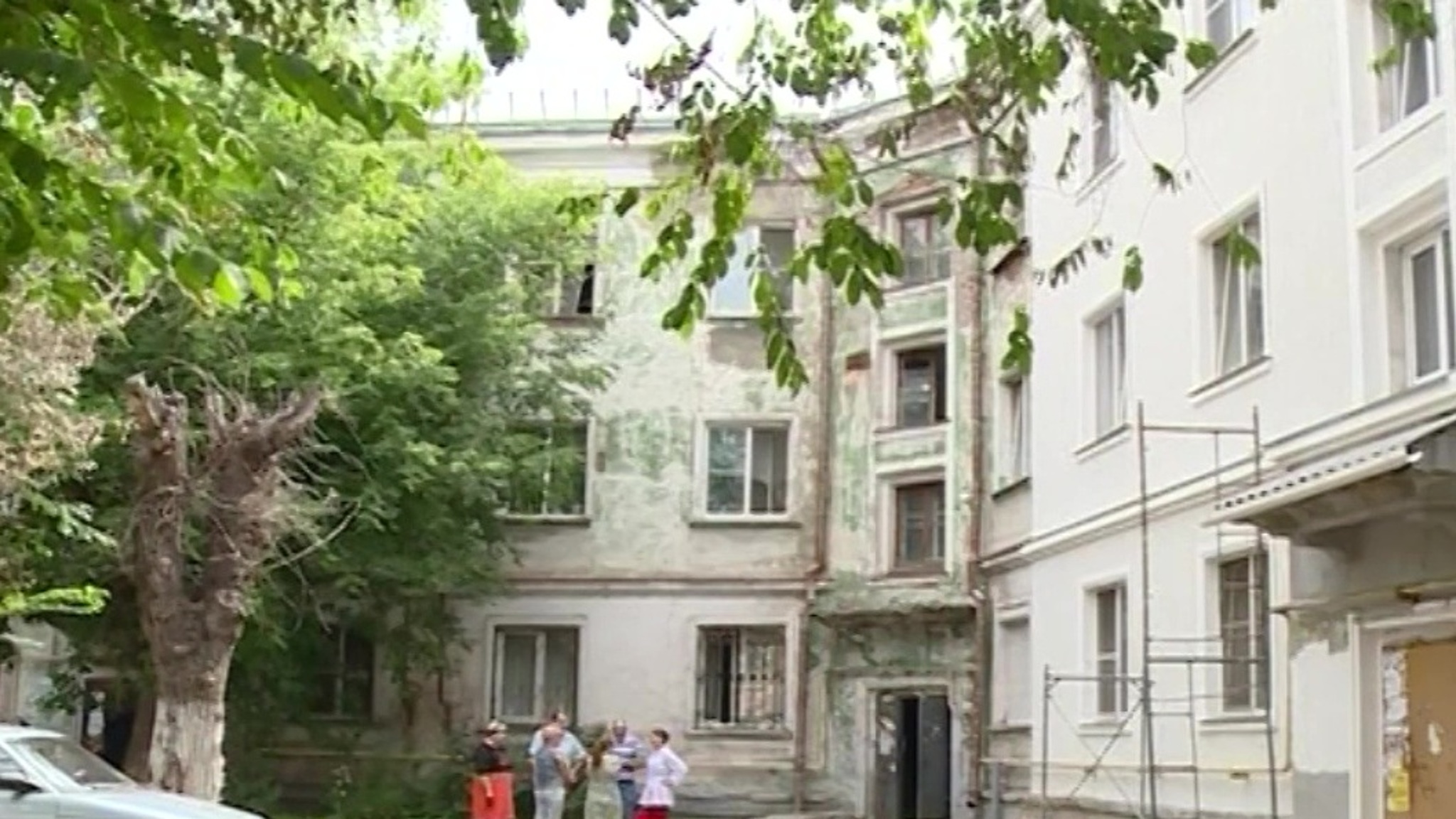 В Магнитогорске жители многоквартирного дома уже полгода живут без крыши