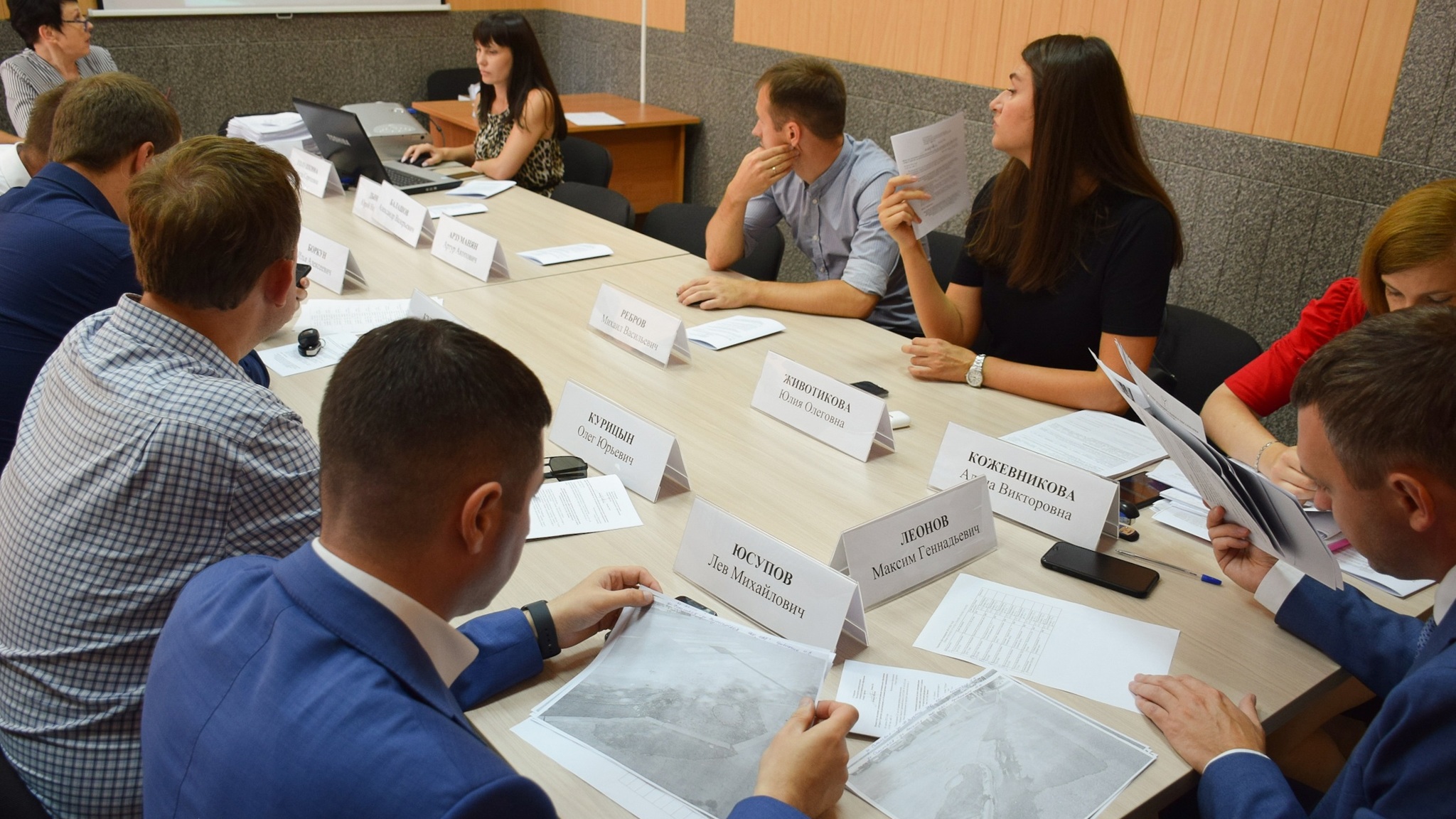 Десятки водителей оштрафованы за парковку на зеленых зонах