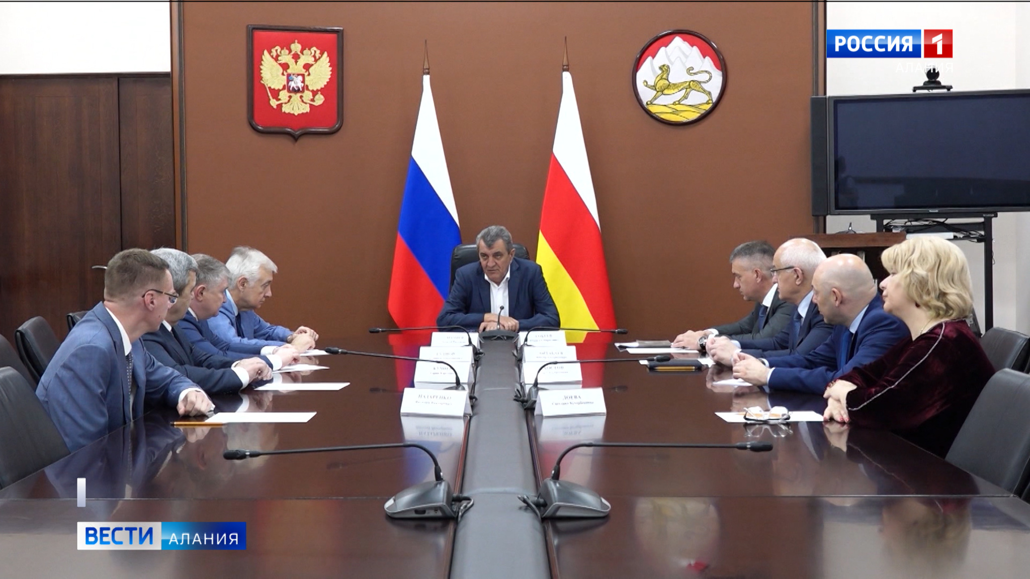 Сергей Меняйло встретился с руководителями фракций республиканского парламента