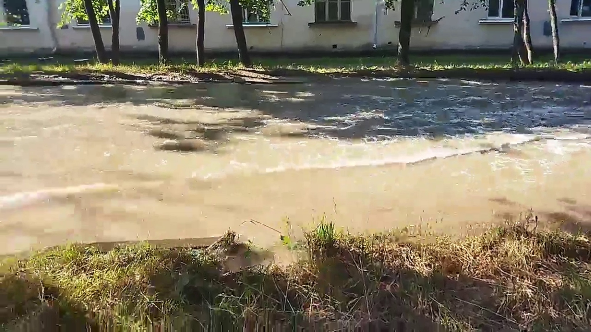 В Ярославле на Пятерке затопило две улицы