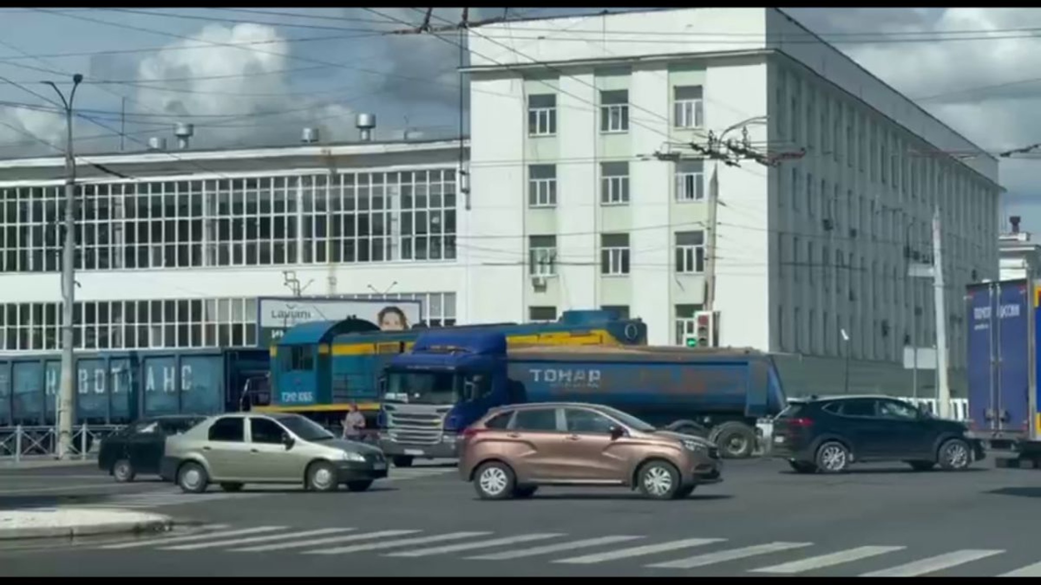 Во Владимире МАЗ столкнулся с тепловозом