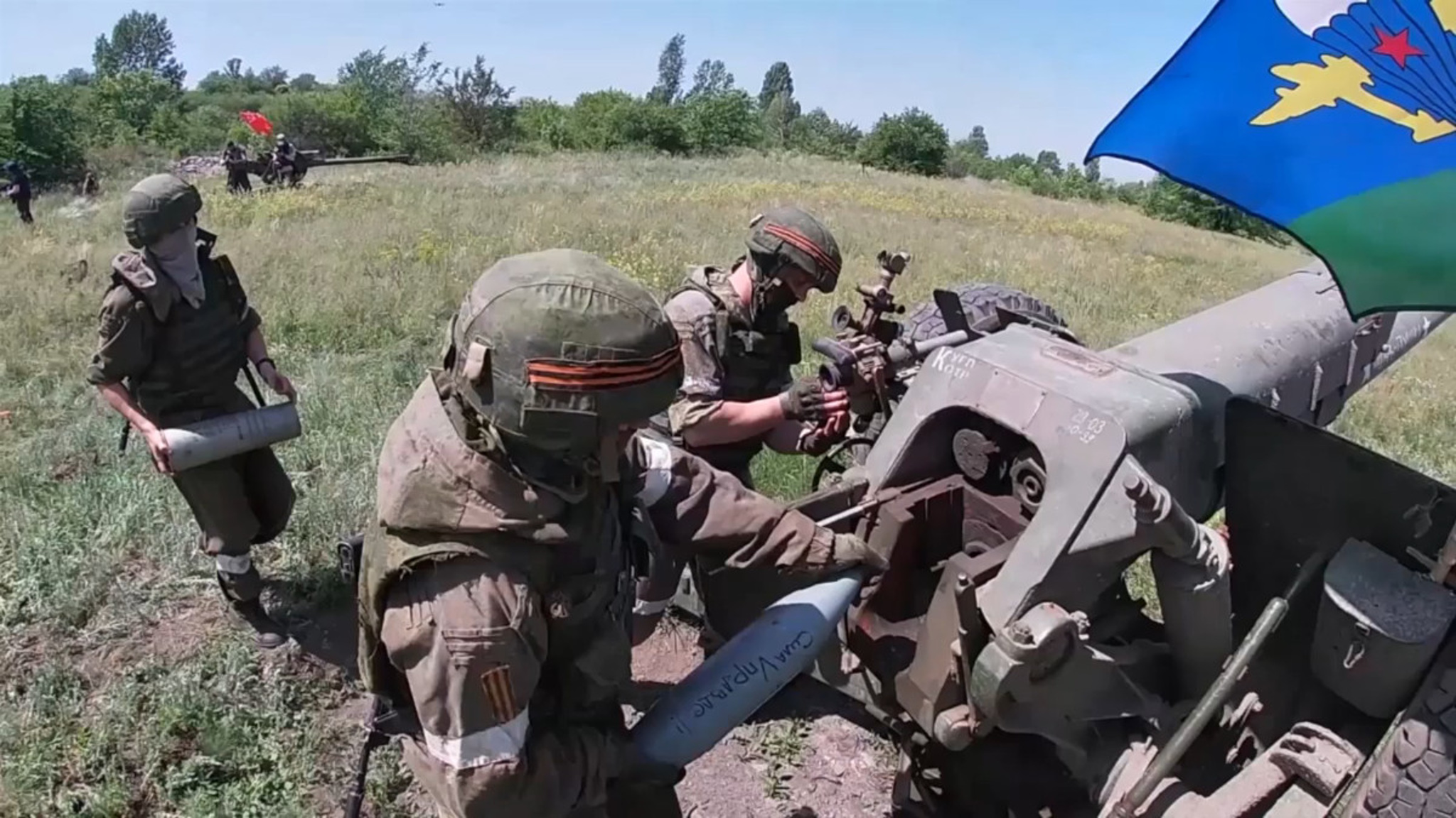 Минобороны показало, как российский десант воюет в ходе спецоперации