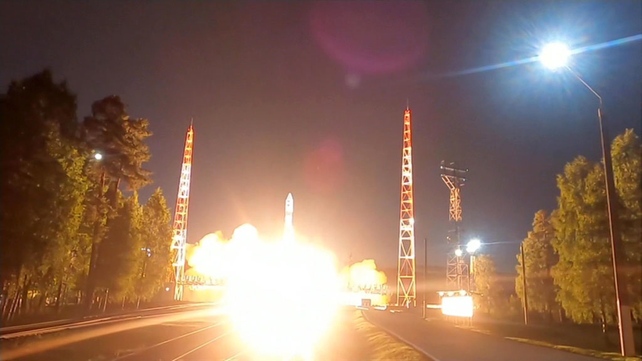 Ракета "Союз-2.1в" с военным спутником стартовала с Плесецка