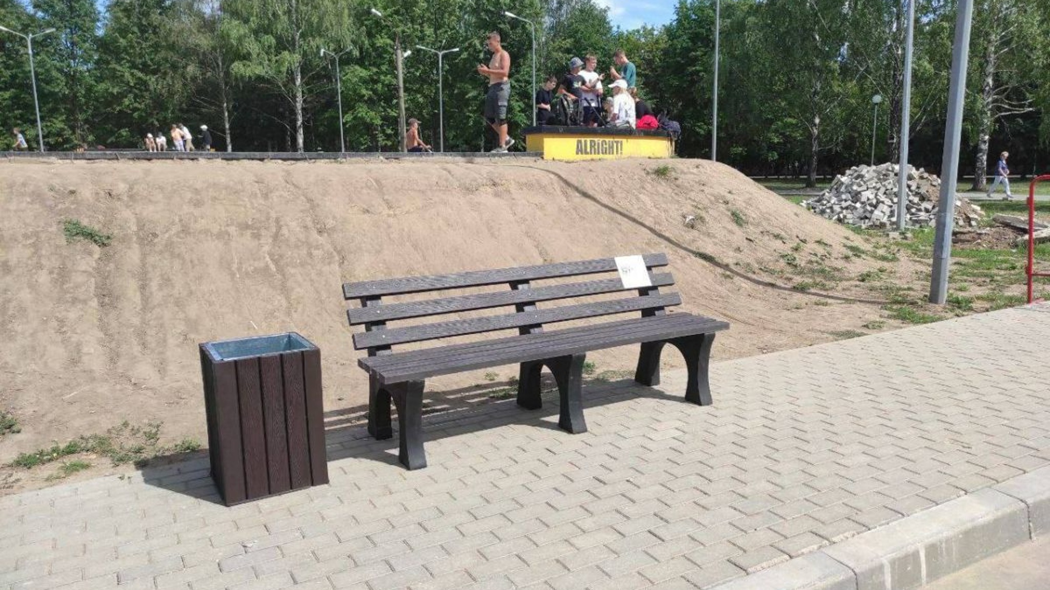 Во Владимире протестируют "экологичные" лавочки