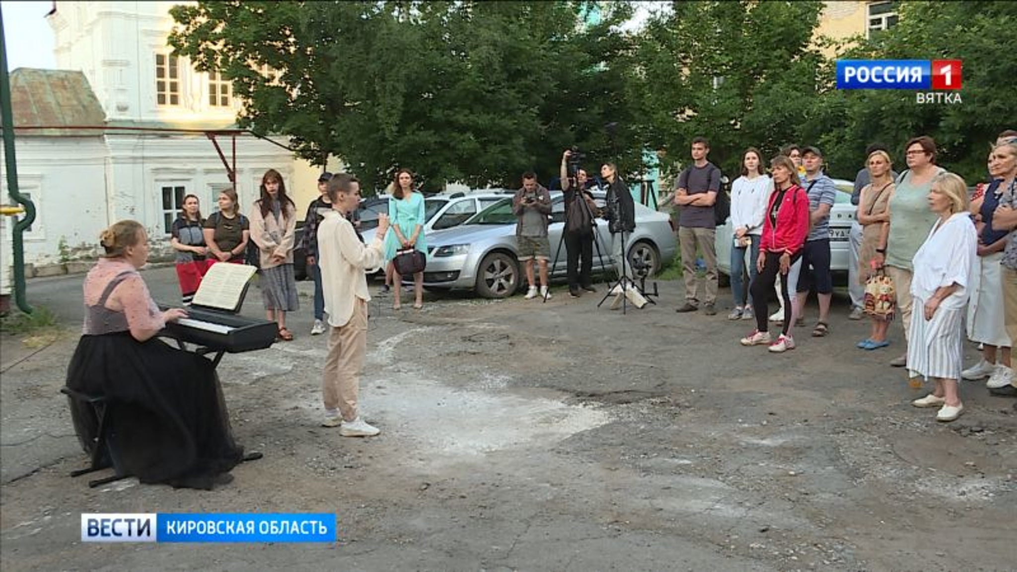 В Кирове стартовал проект "Концерт для одного дома"
