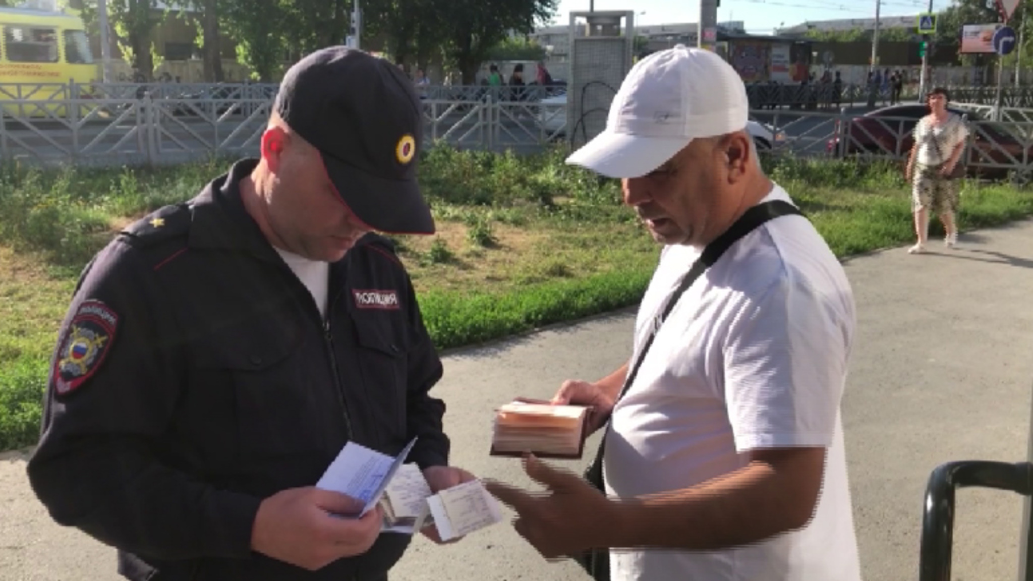 Полицейские провели рейд по нелегальным мигрантам