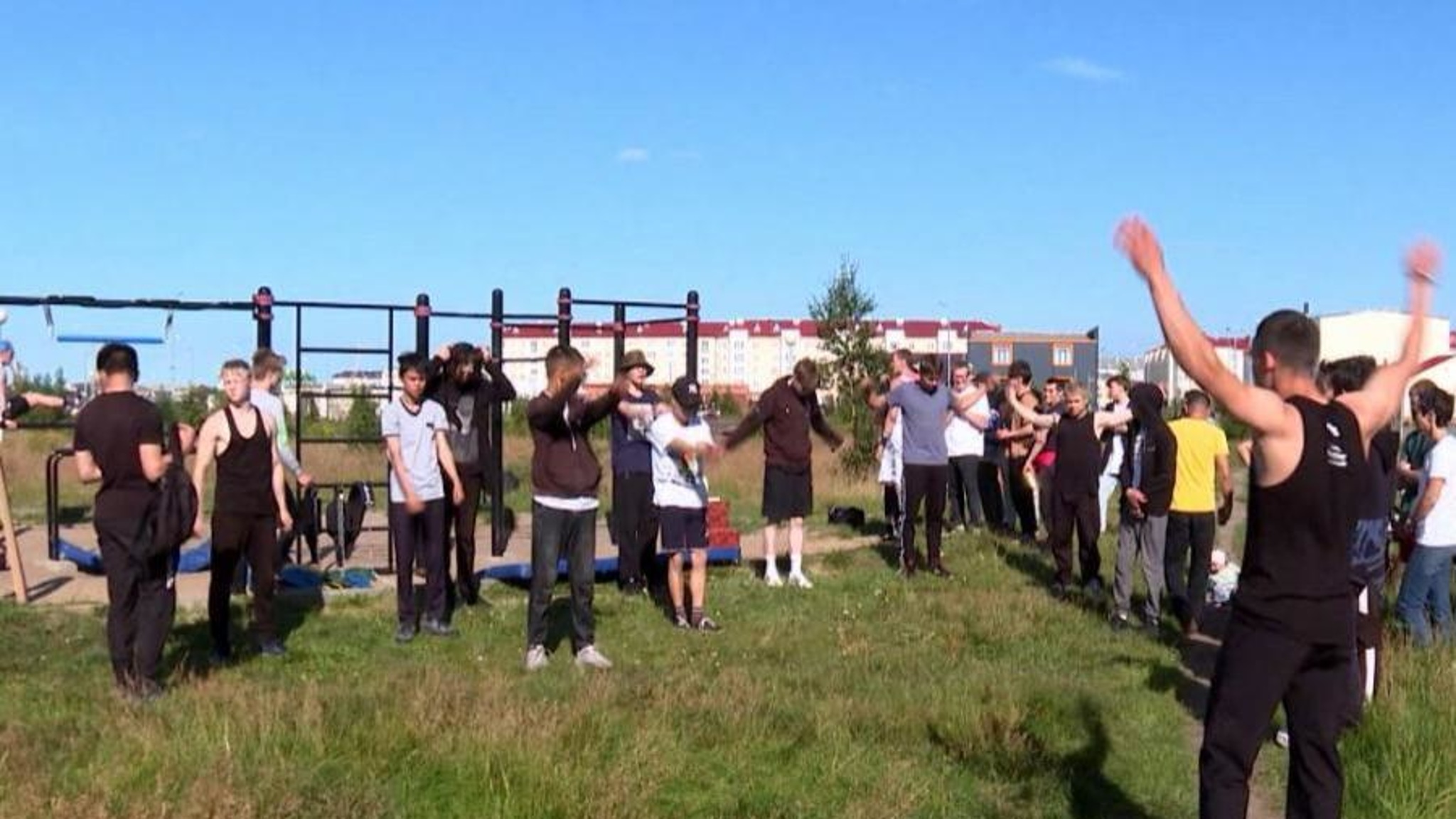 В Нарьян-Маре прошёл первый фестиваль уличной гимнастики-воркаута