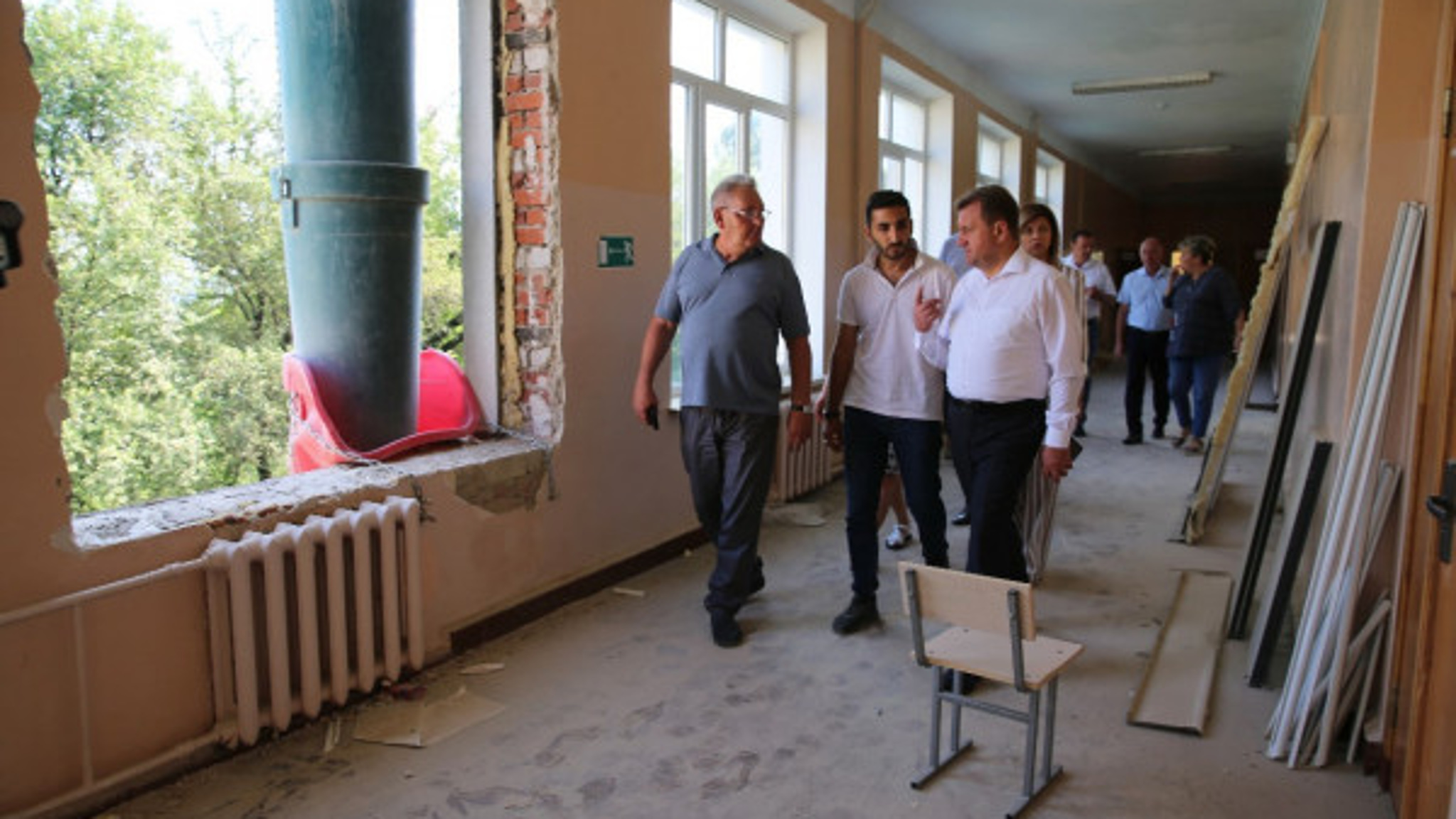 Глава Ставрополя проверяет ход ремонта школ перед учебным годом