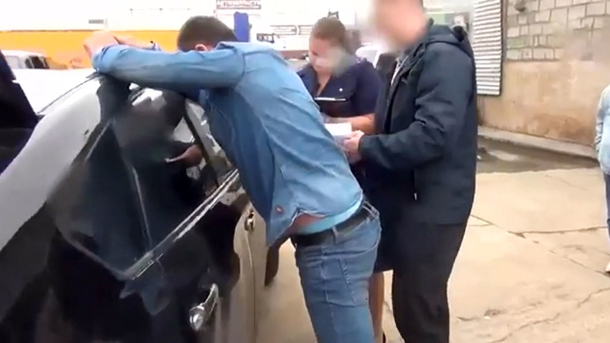 Начальника РЭО ГИБДД Братска задержали на рабочем месте