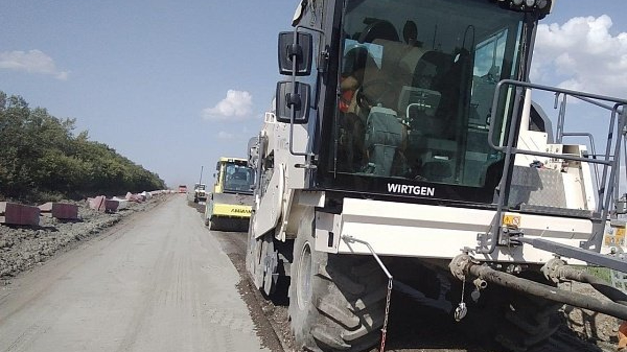 В волгоградском регионе для ремонта дорог применяют новые технологии