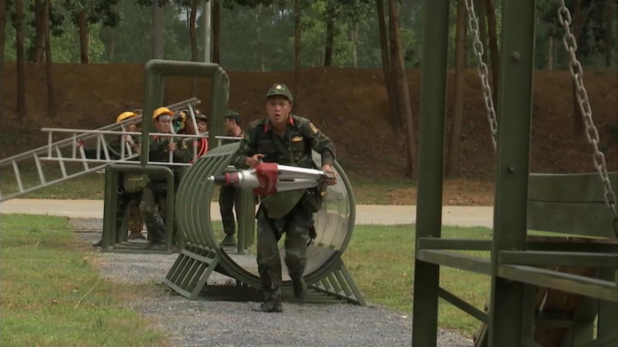 Тренировка команд конкурса "Аварийный район" в рамках АРМИ прошла во Вьетнаме