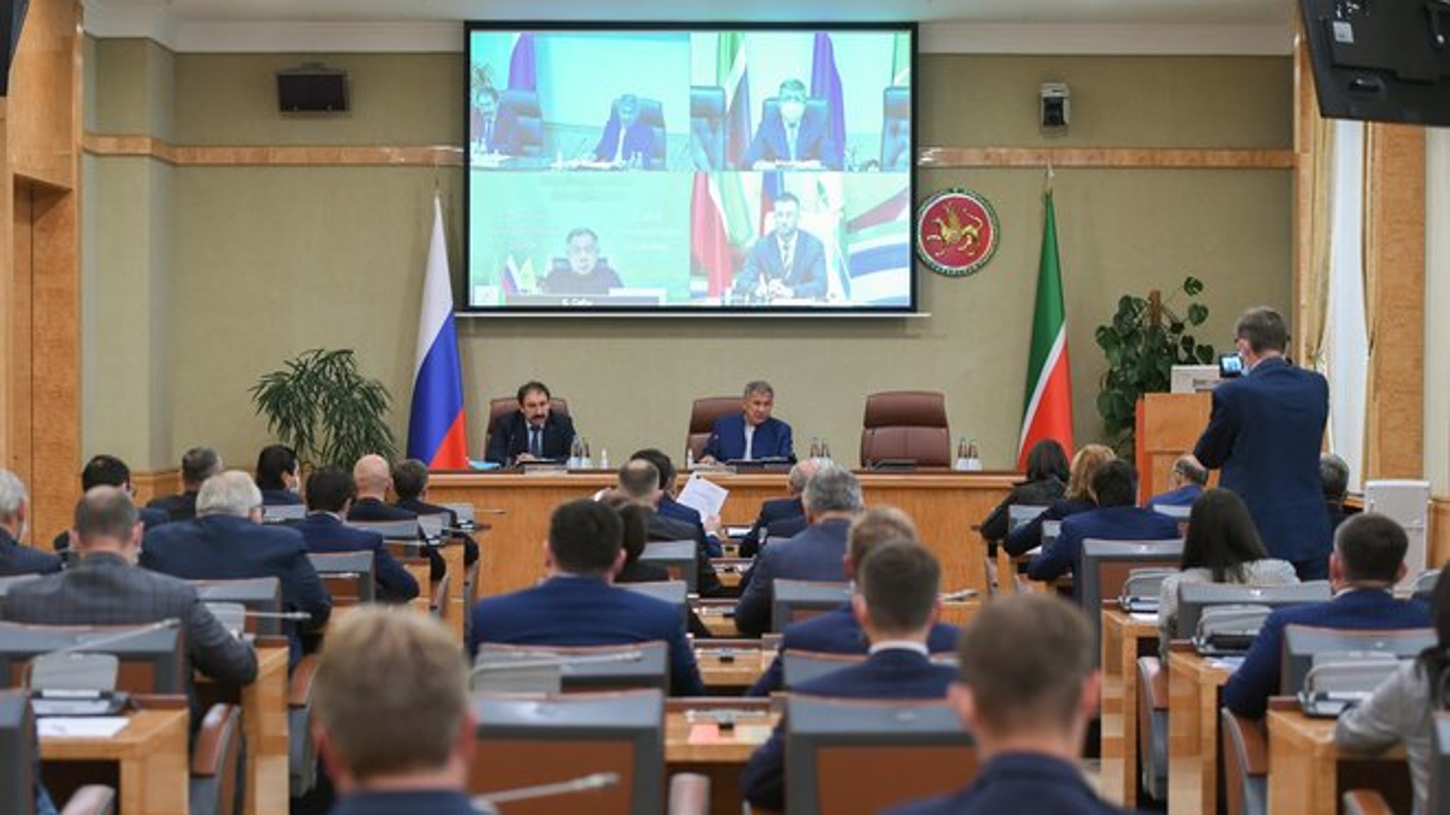 Минниханов изменил состав Инвестсовета Татарстана