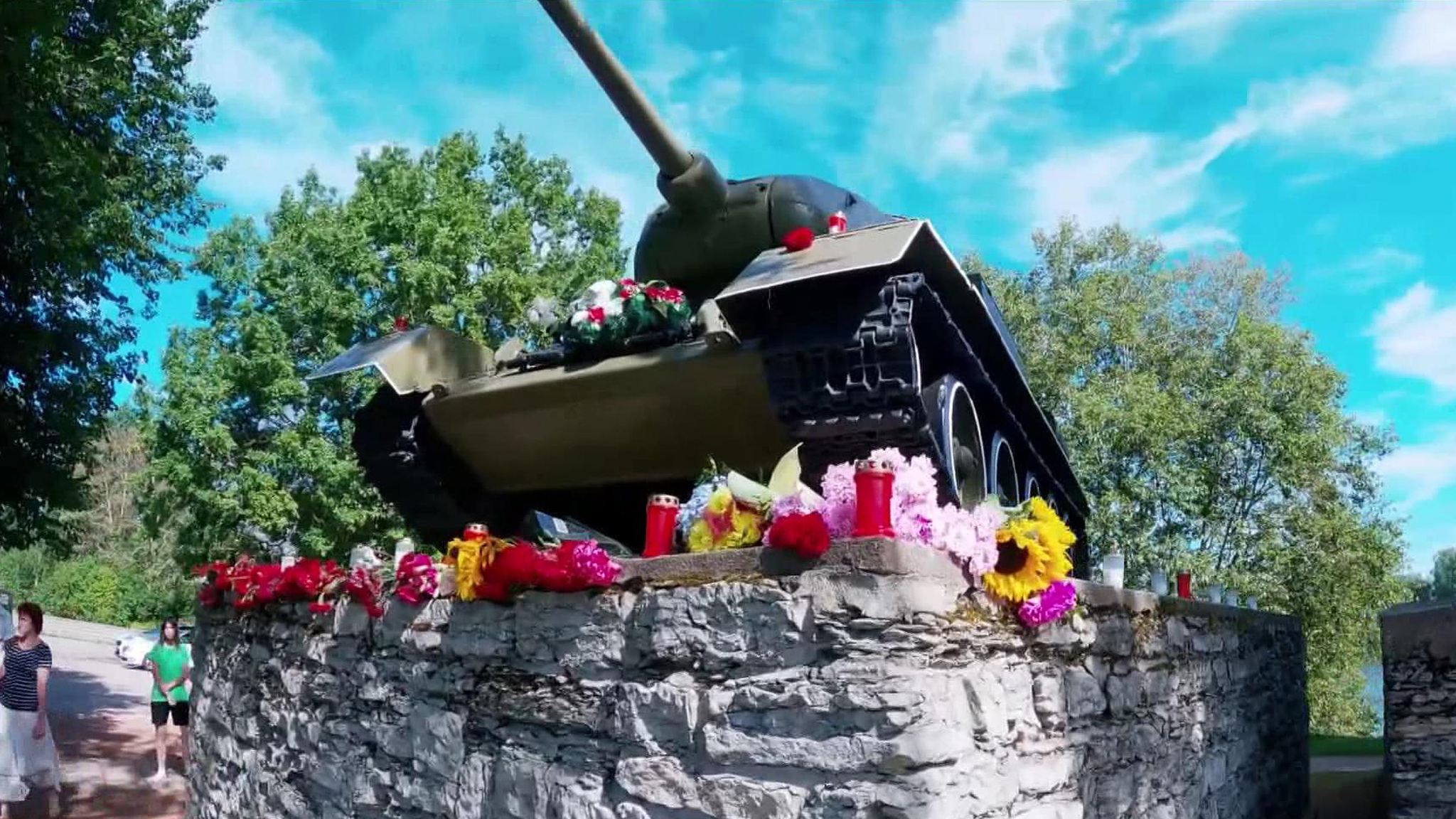 У эстонского премьера свои счеты с советскими героями