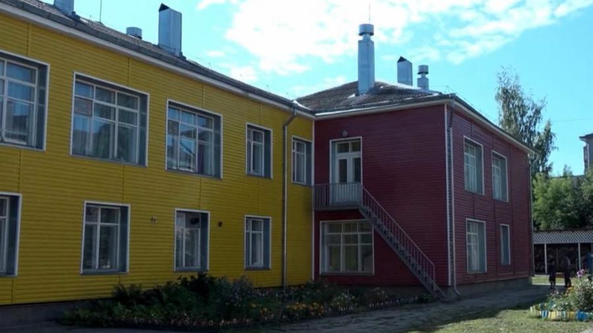 В Котласе начали принимать школы и детские сады к новому учебному году