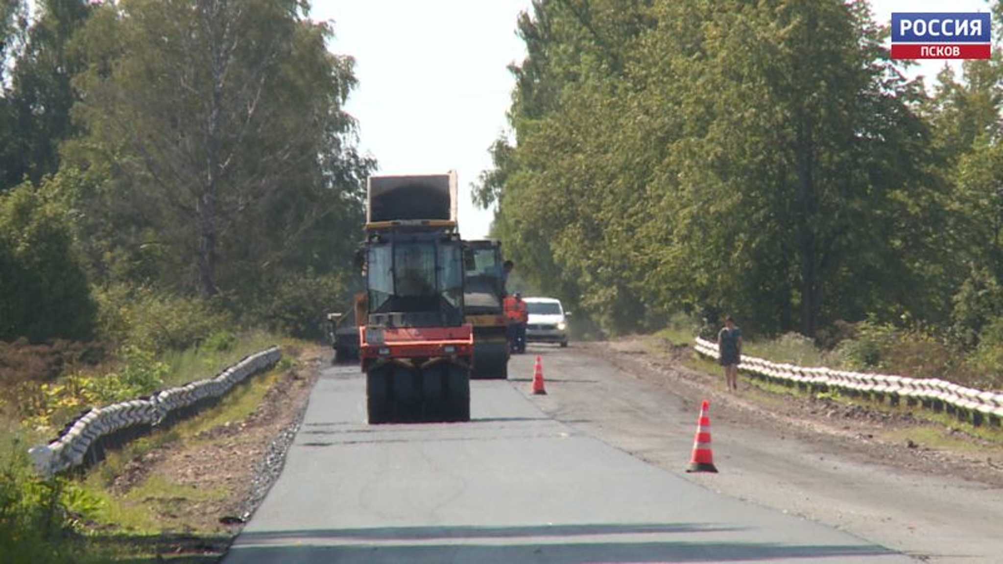 В Пыталовском районе работы по ремонту дорог ведутся сразу на нескольких объектах