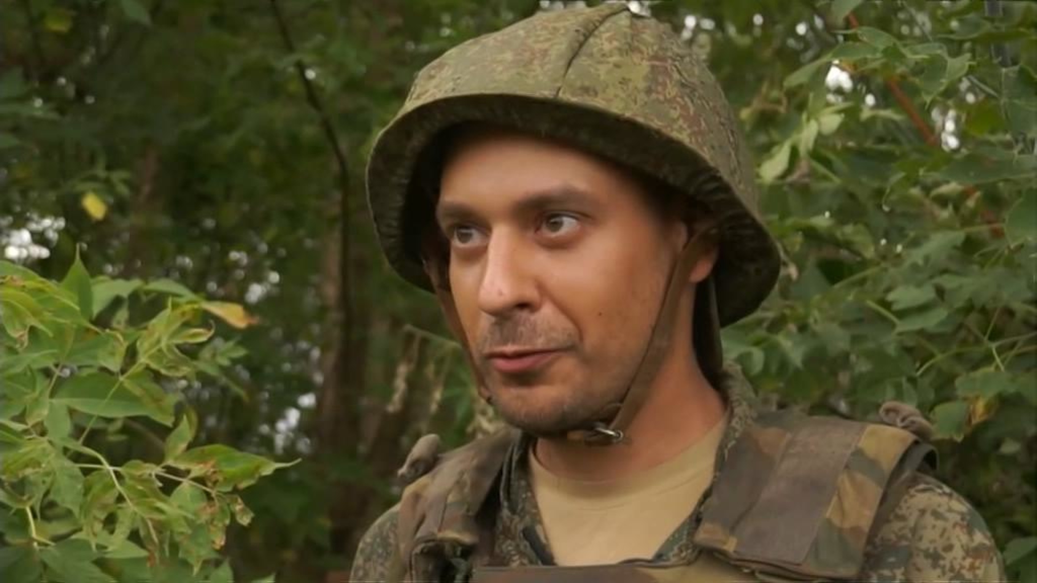 Рядовой Грязнов мужественно освобождает родину от националистов