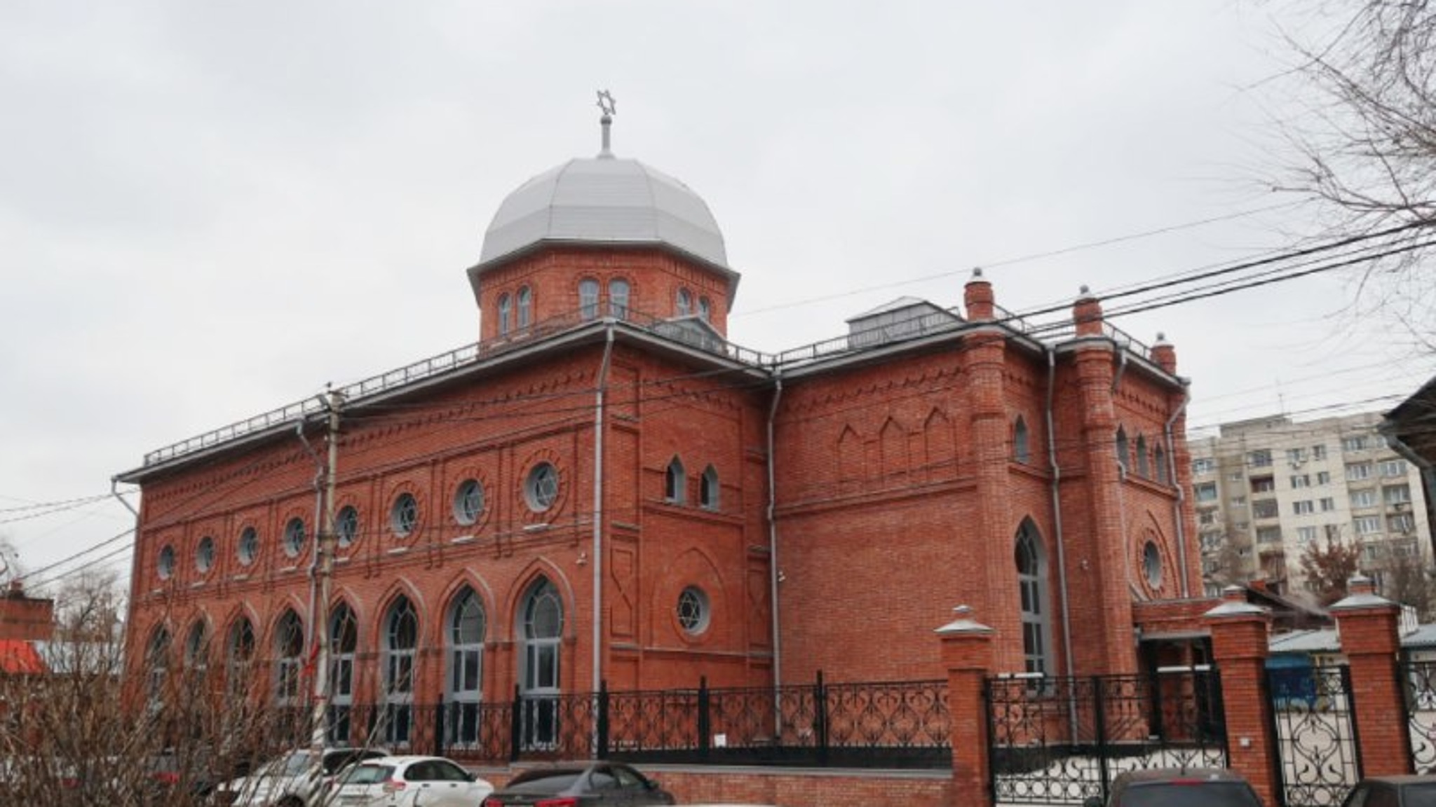 У синагоги в областном центре появились зоны охраны