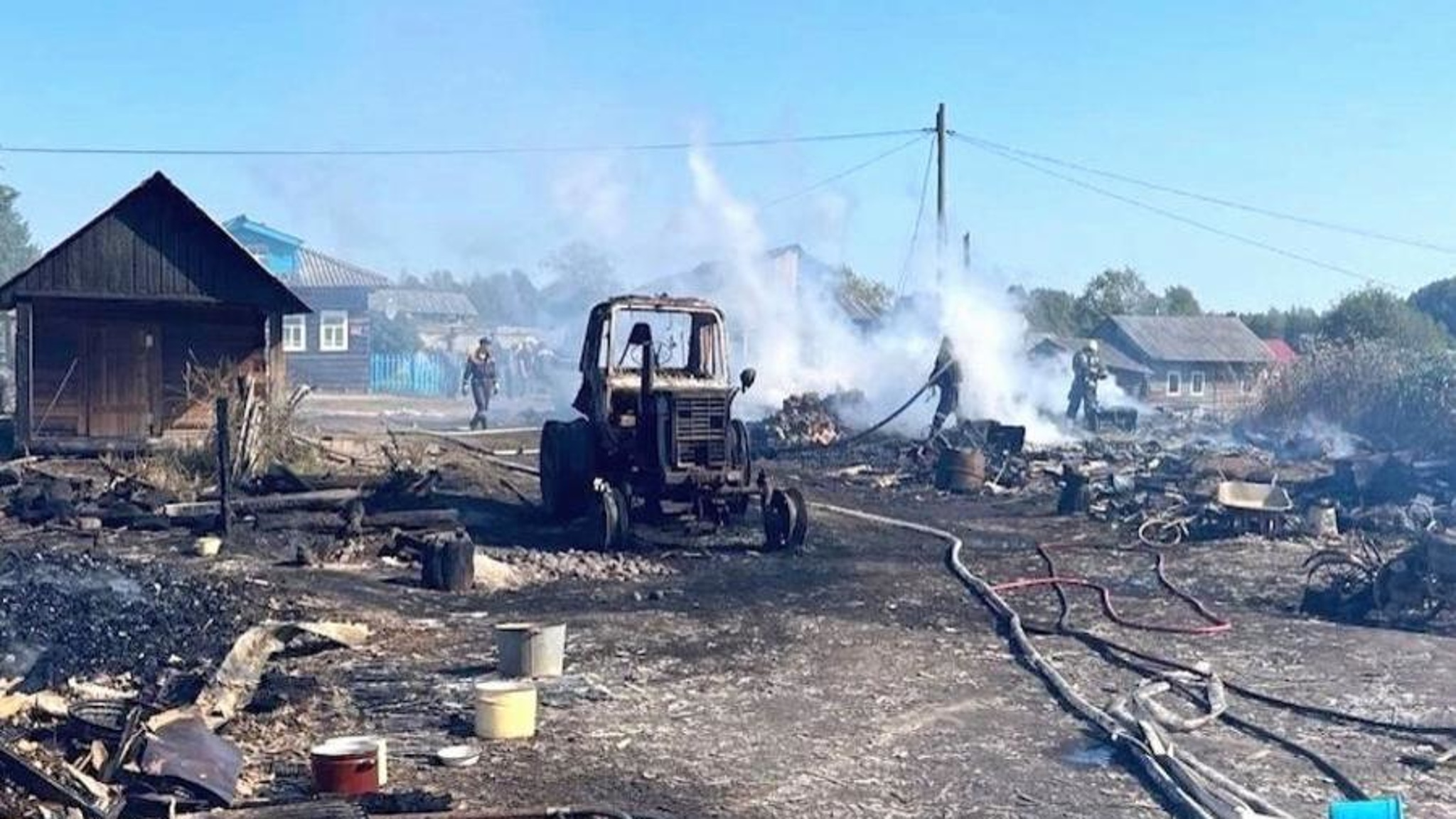 Жильцы сгоревших домов в Онежском районе временно разместились у соседей и родственников