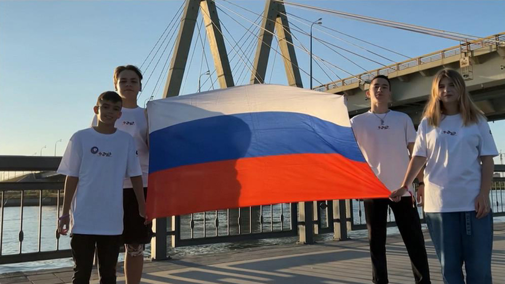 Россия с размахом отмечает День государственного флага