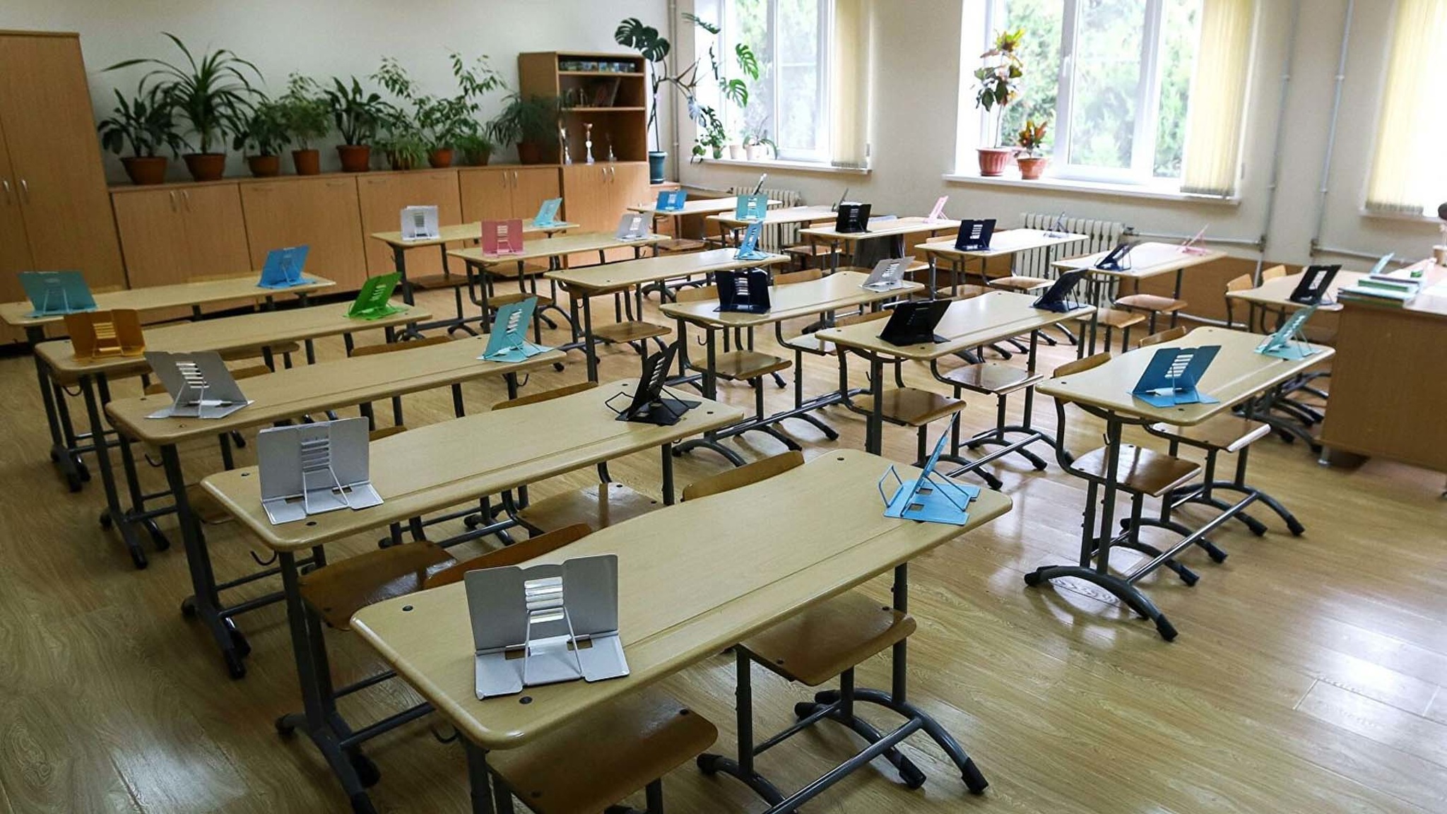 В школах Ярославля сохранятся коронавирусные ограничения