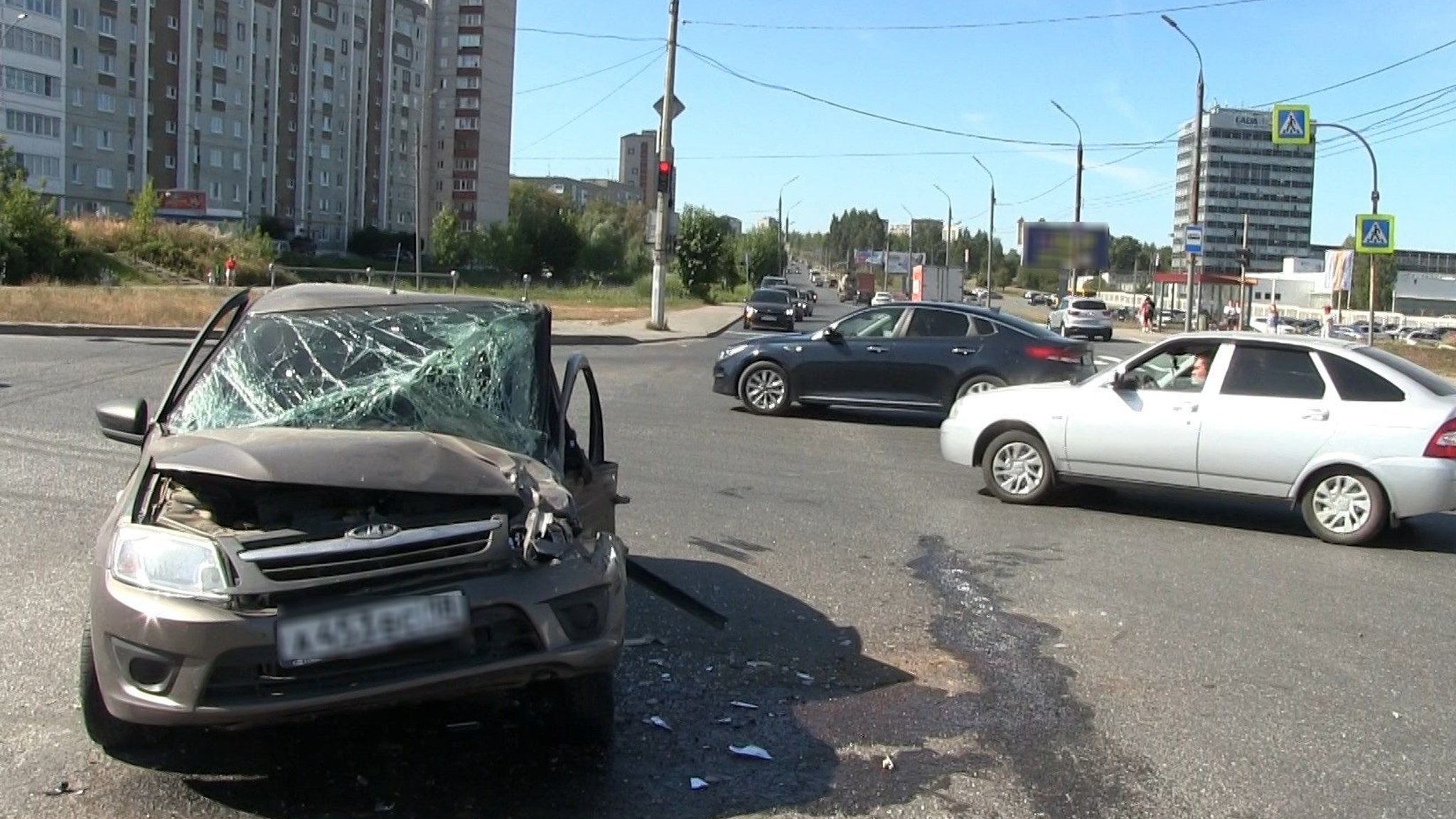 В Ижевске двое взрослых и трое детей пострадали в ДТП