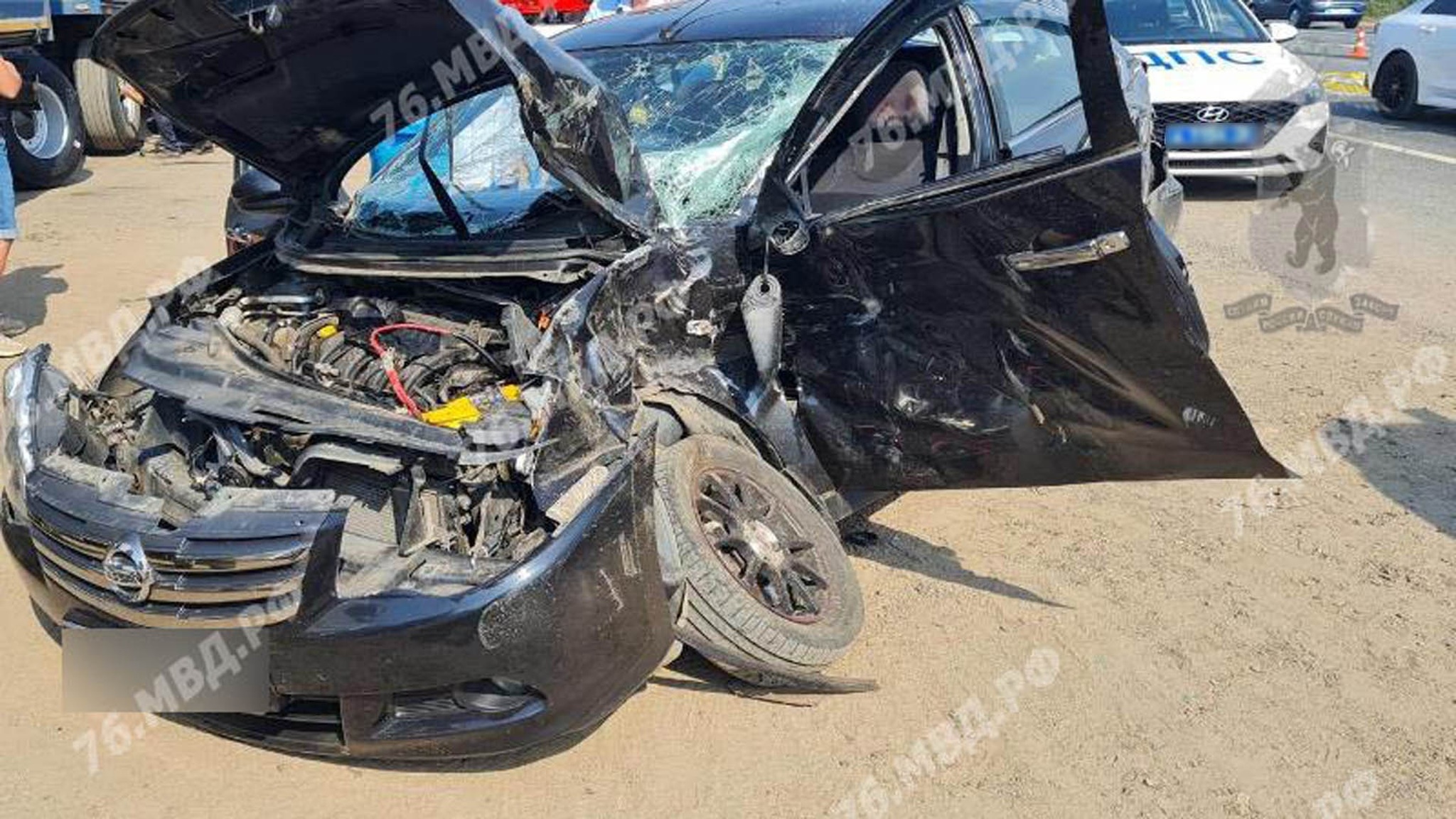 В Ярославской области в ДТП с грузовиком пострадали два человека