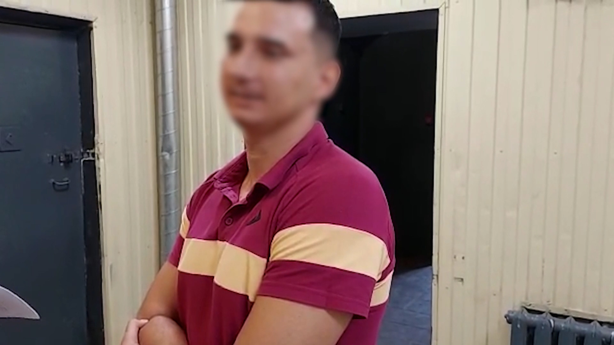 В Волгограде за неповиновение полиции задержали астраханца в тонированном автомобиле