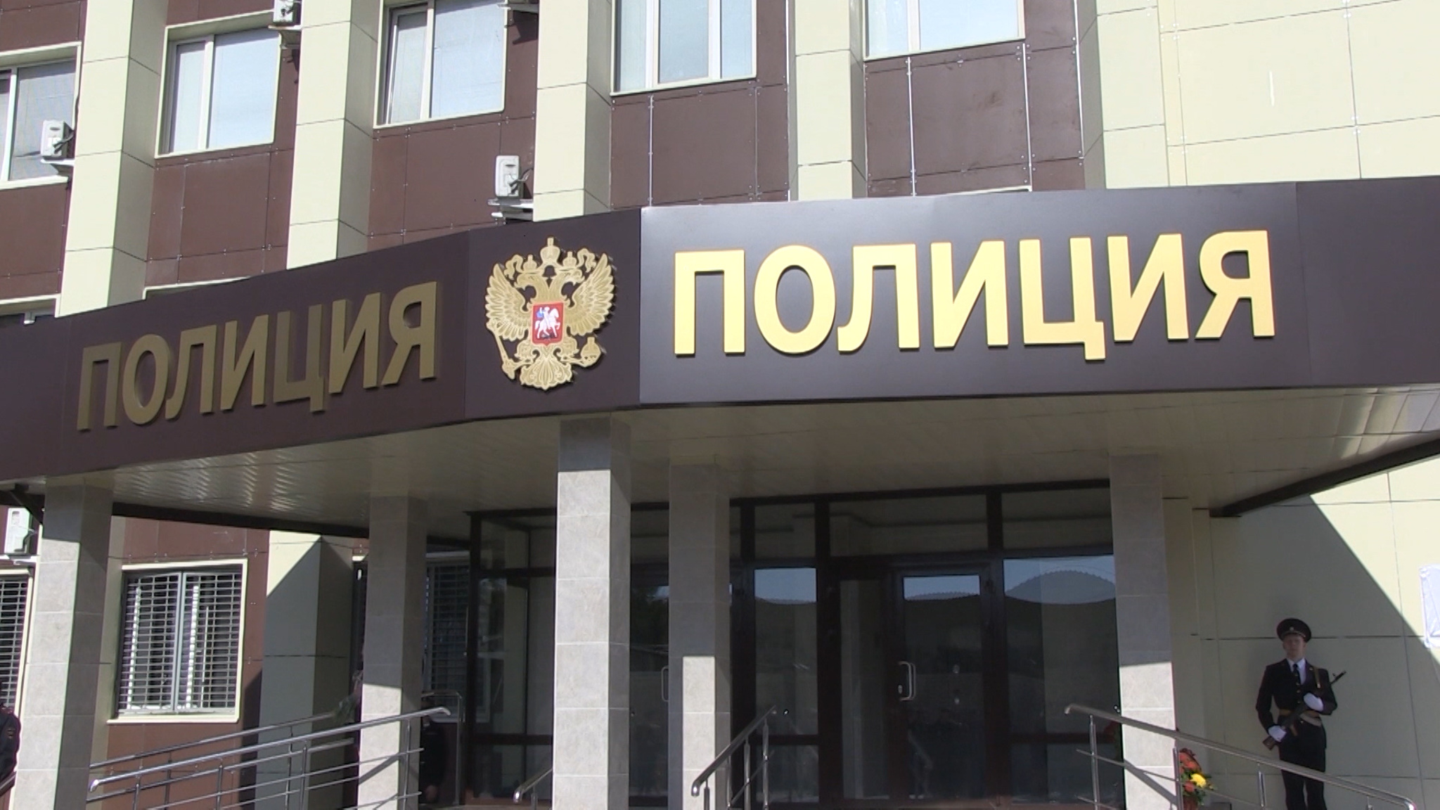 В Волгограде подельник телефонных мошенников забрал у пенсионеров больше 3 миллионов