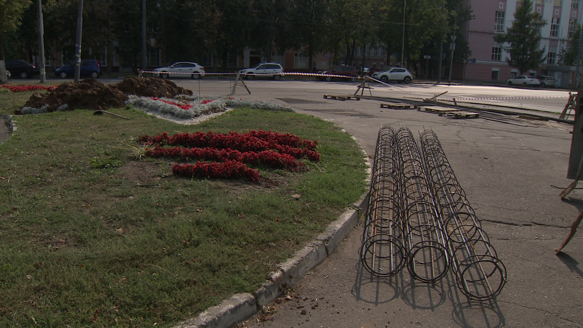 В Ярославле начали устанавливать стелу "Город трудовой доблести"