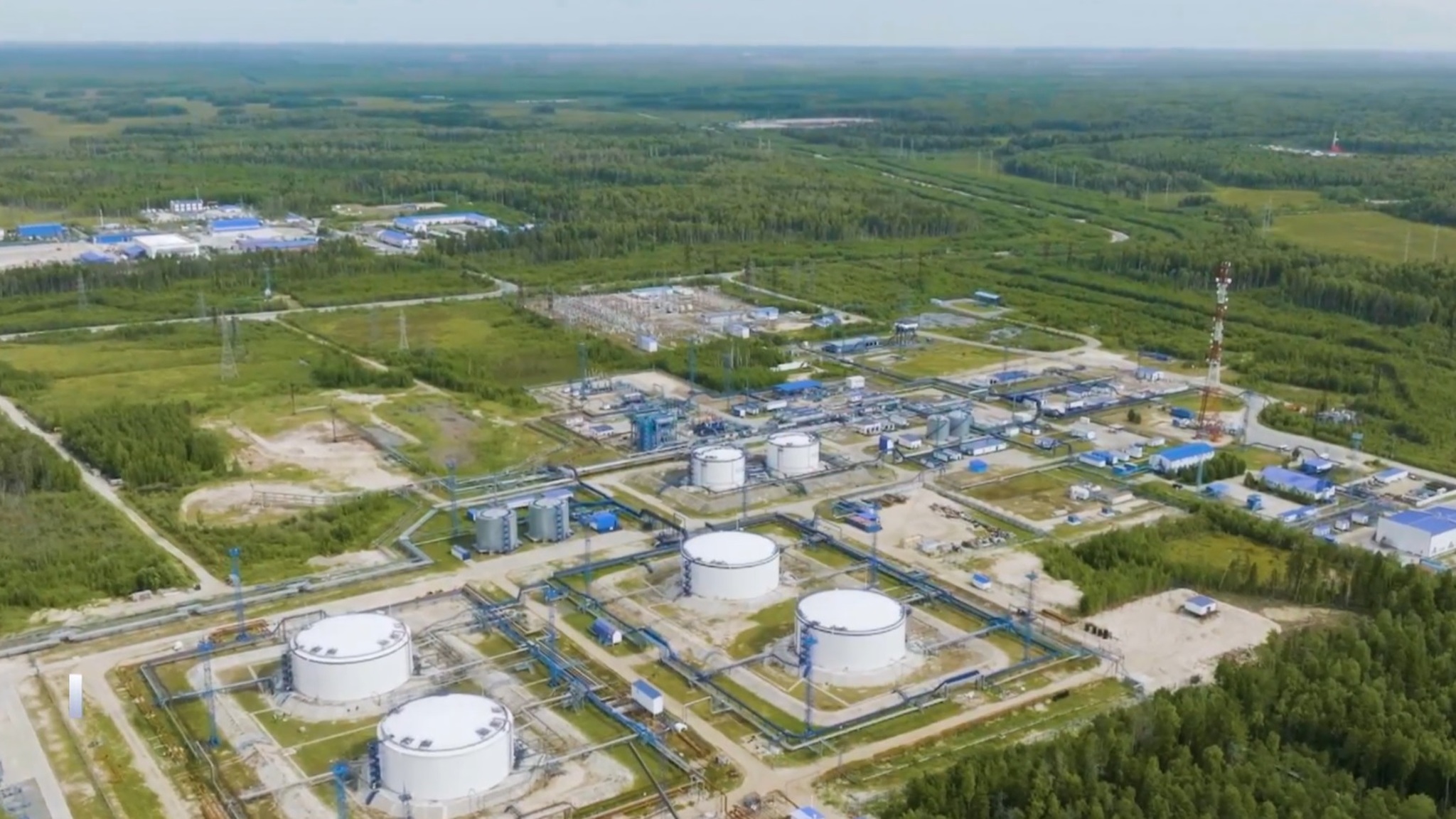 Новую установку по добыче нефти ввели в эксплуатацию в Югре