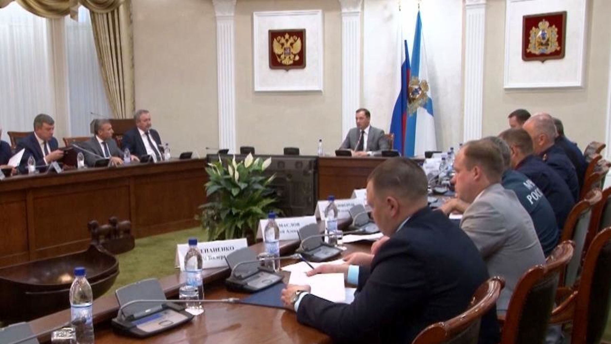 Продолжить работу по совершенствованию систем безопасности в образовательных учреждениях потребовал Александр Цыбульский