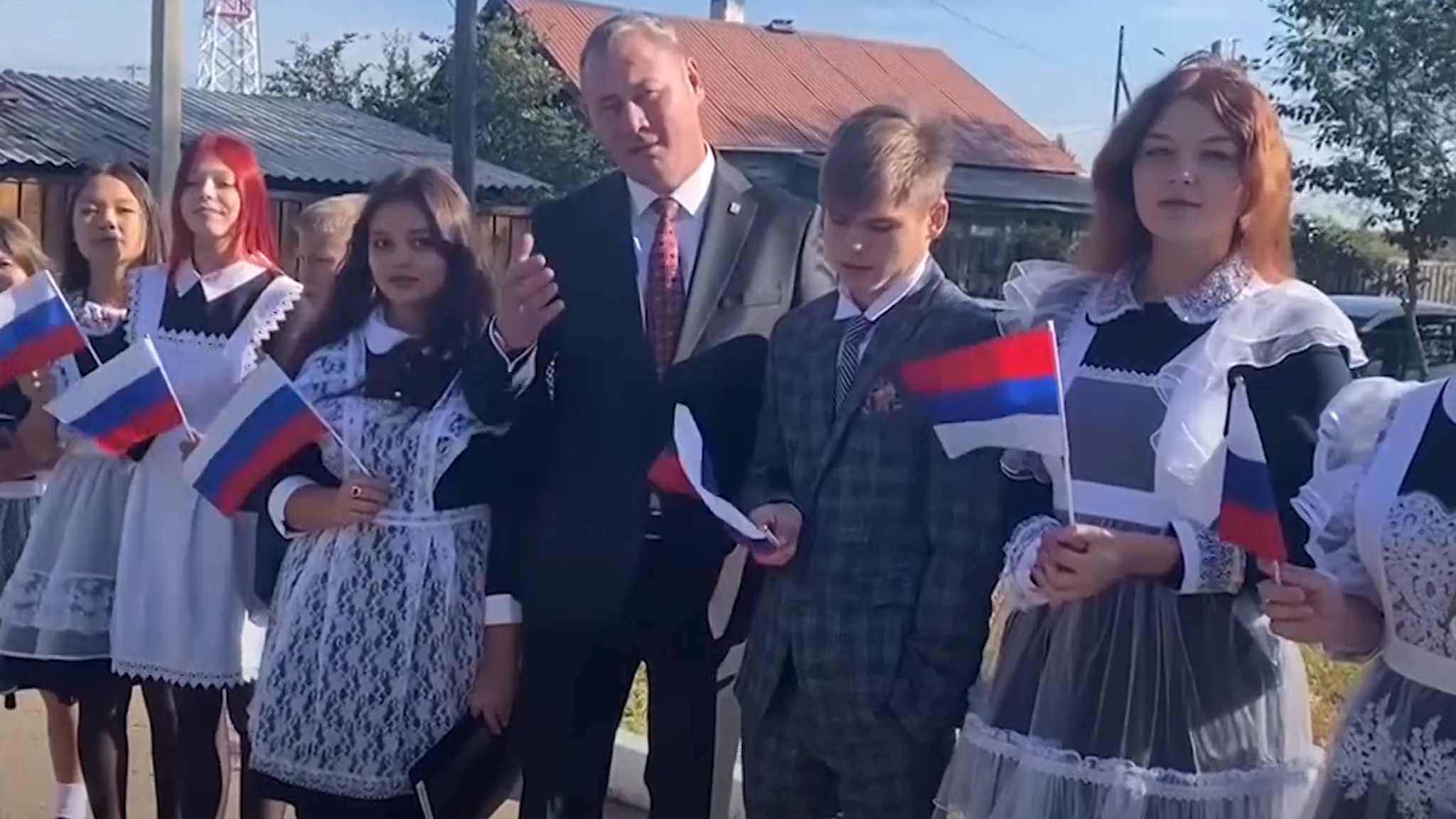 Александр Сапожников поздравил учащихся 20-й школы Читы с Днем знаний
