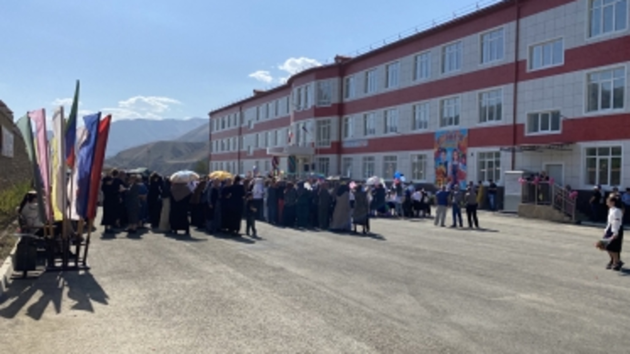 В Ахтынском районе Дагестана тожественно открыли новую школу