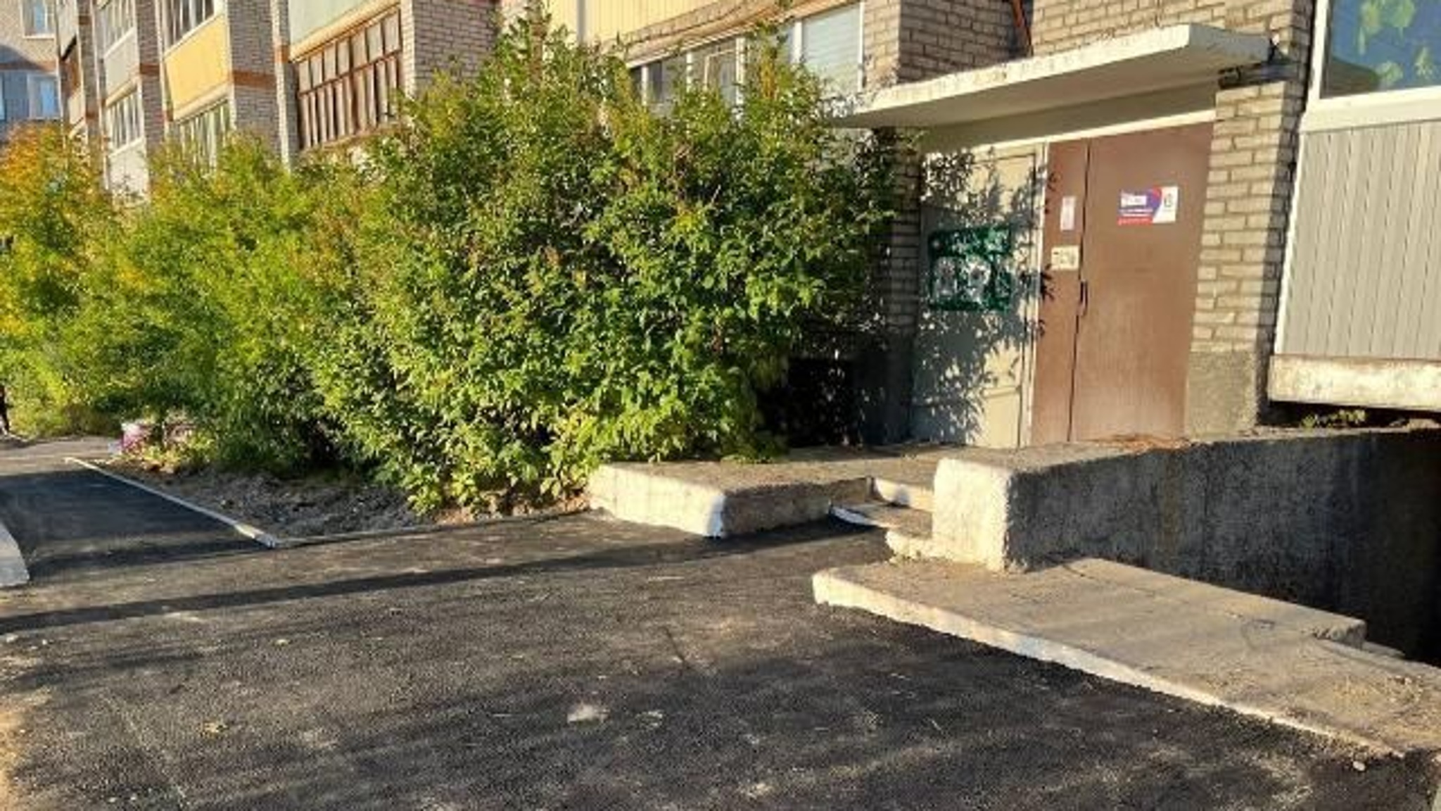 В Улан-Удэ подрядчик переложит некачественный асфальт на тротуарных дорожках 