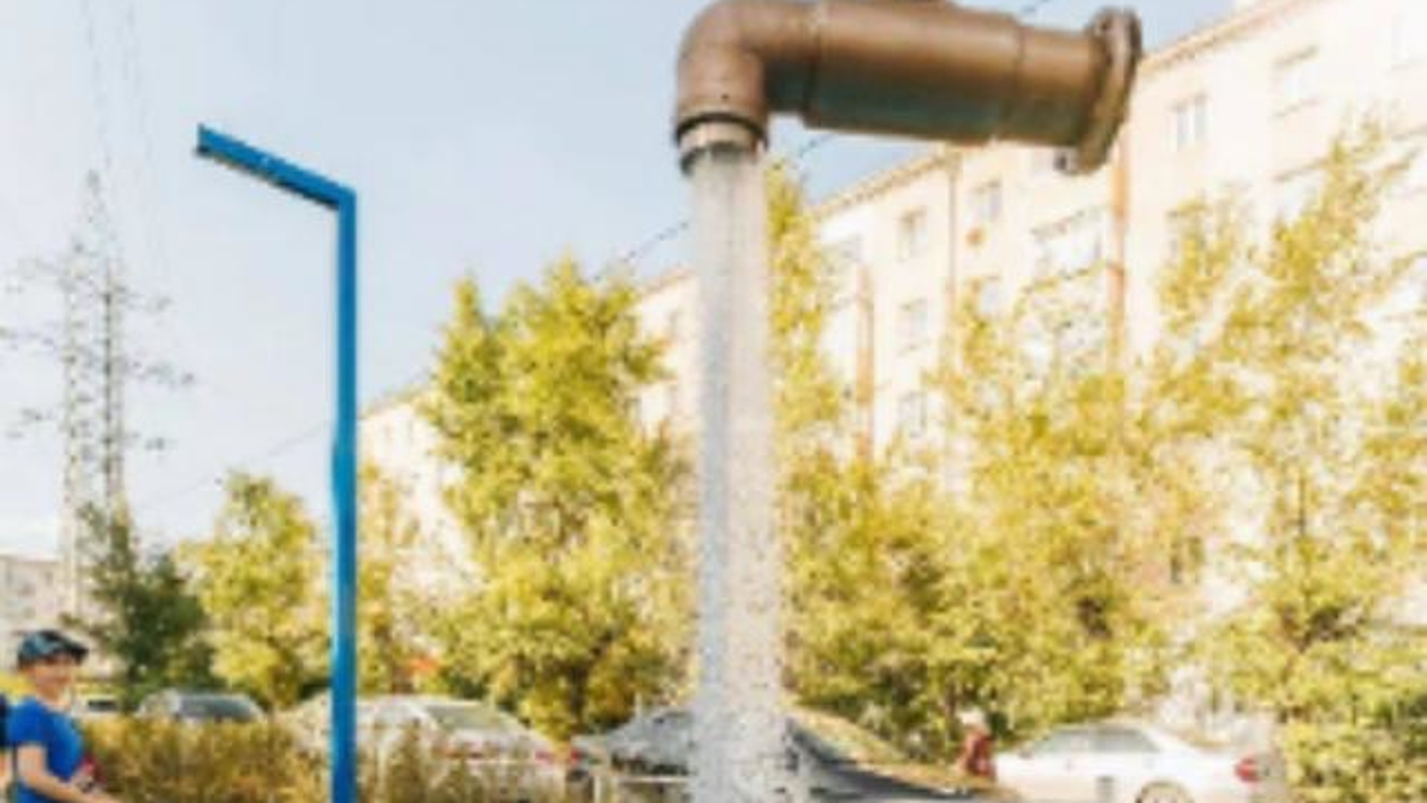 В центре Улан-Удэ открылся фонтан с парящим краном