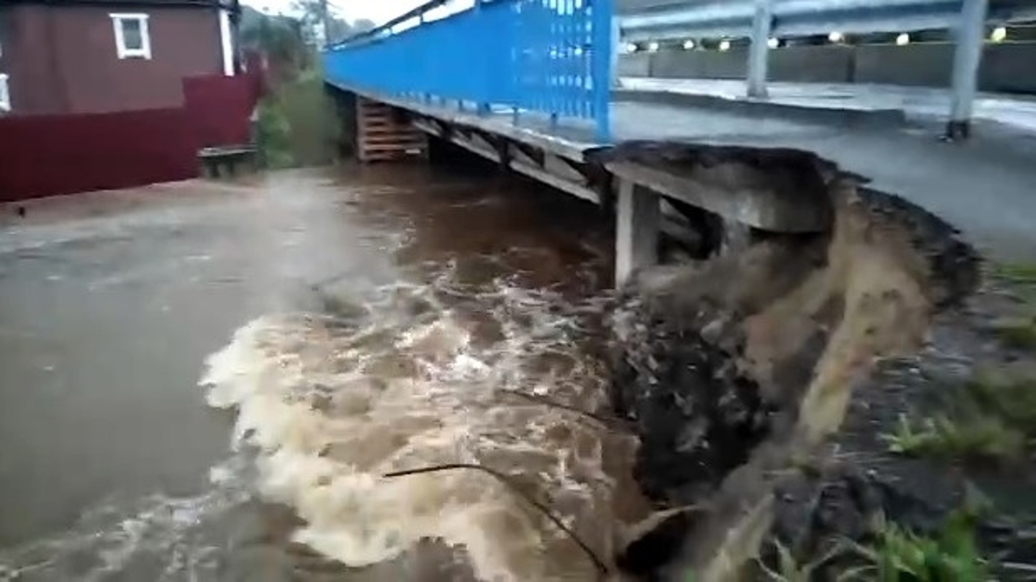 Движение по мосту в селе Деревянное ограничено для большегрузного транспорта