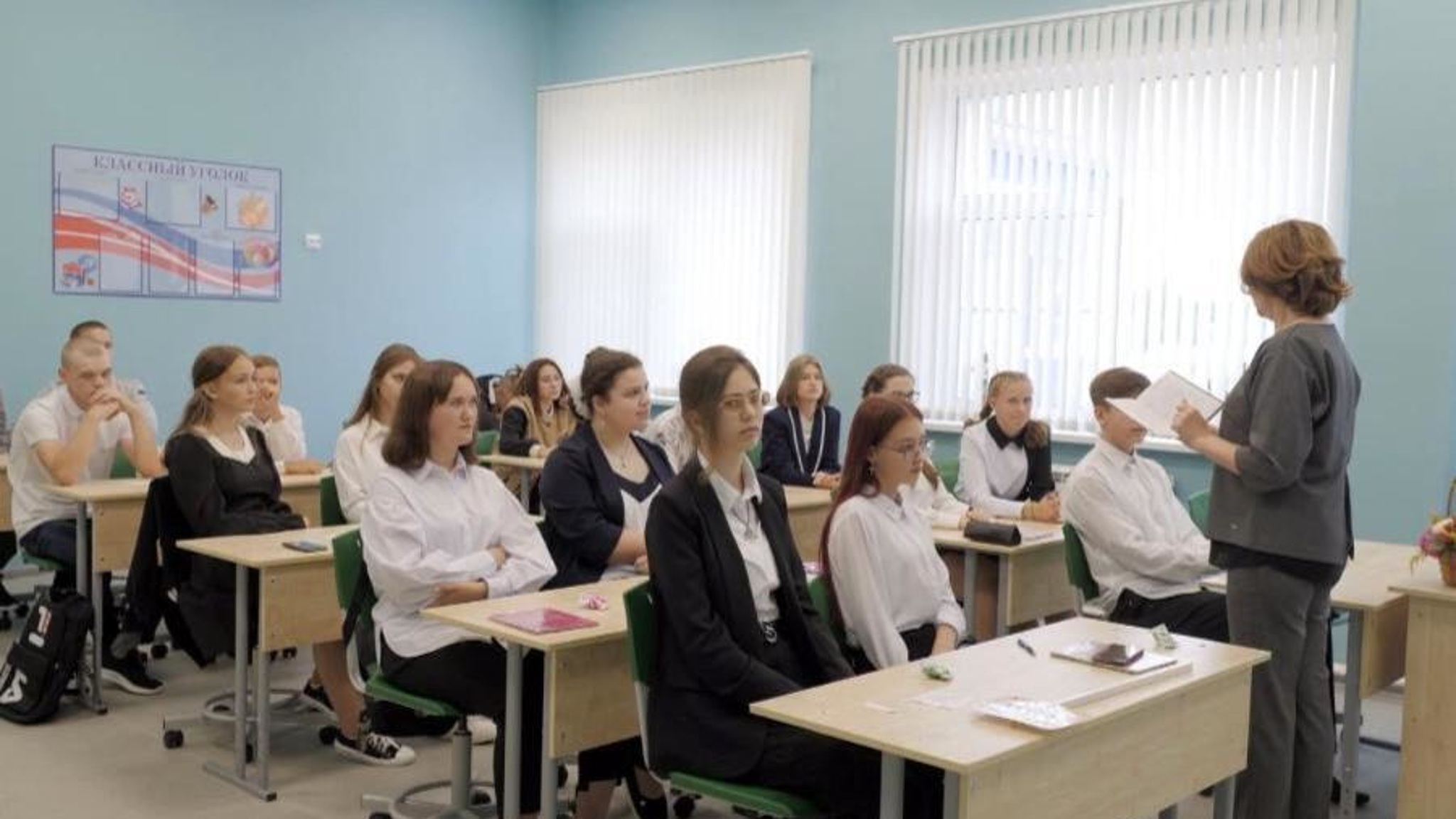 В новой школе села Ровдино сегодня первый по-настоящему учебный день